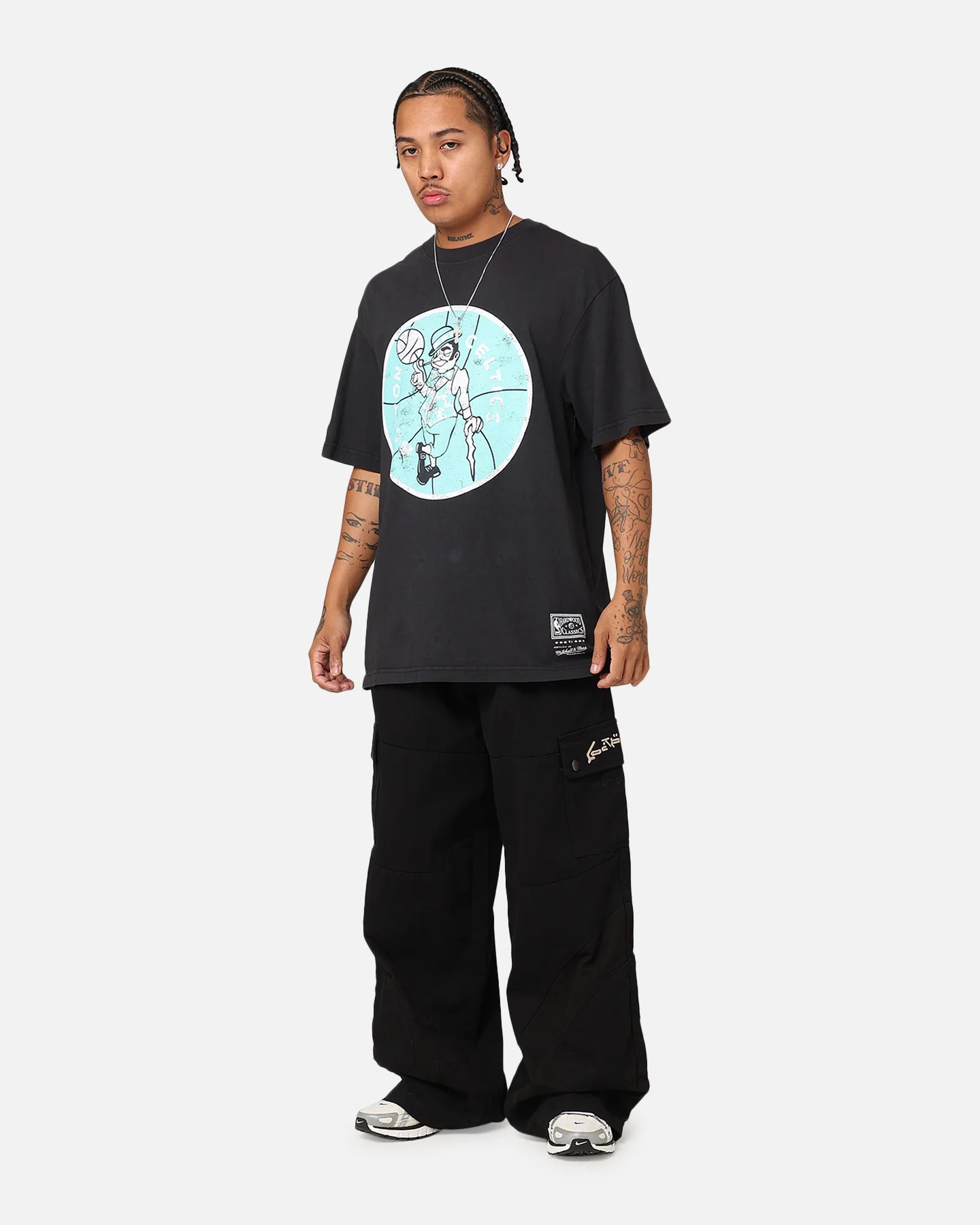 Mitchell & Ness Boston Celtics Ice Blue Logo T-Shirt Faded Black - Image 2