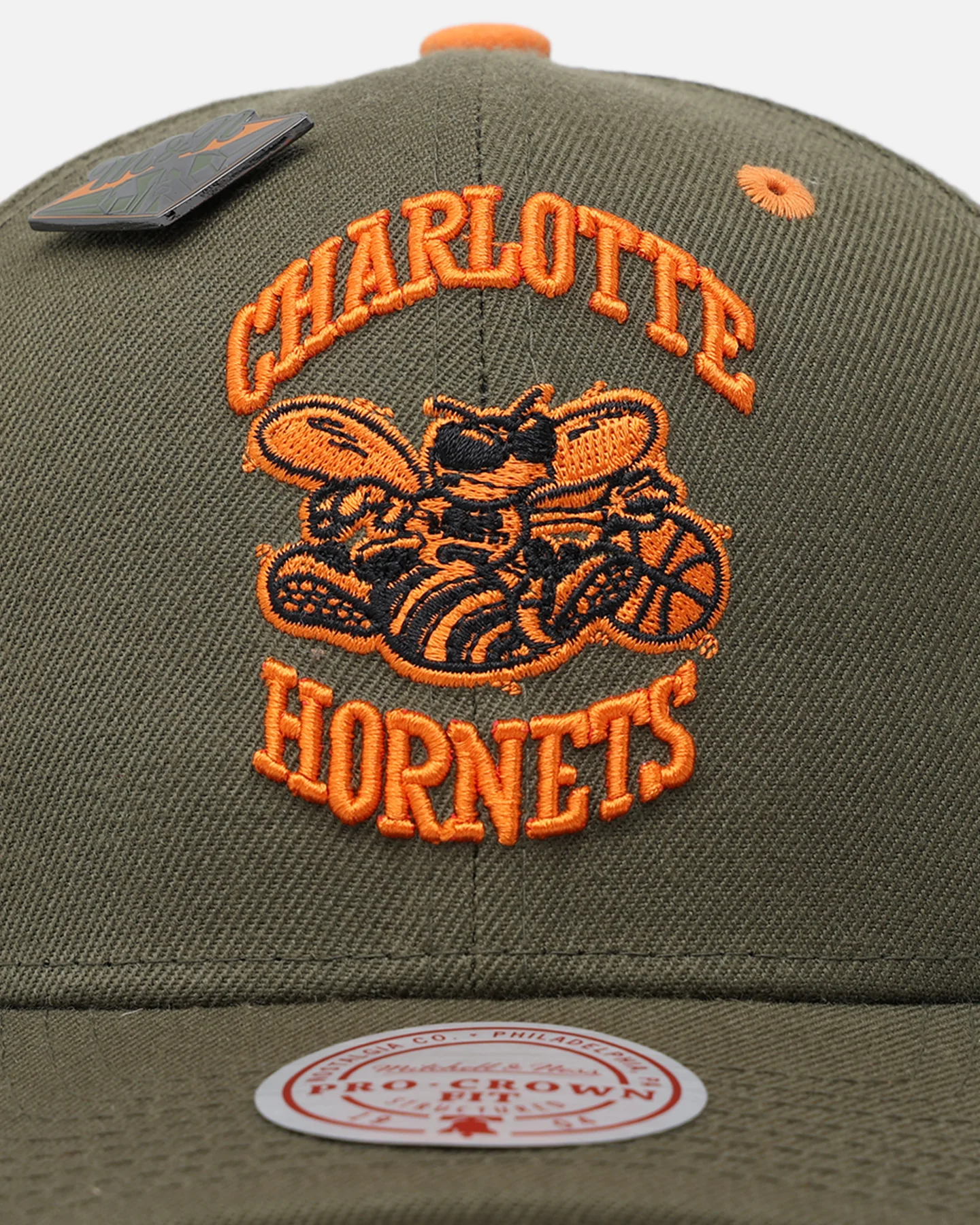 Mitchell & Ness Charlotte Hornets 'Harmony of Hues' Pro Crown Snapback Olive/Orange - Image 6