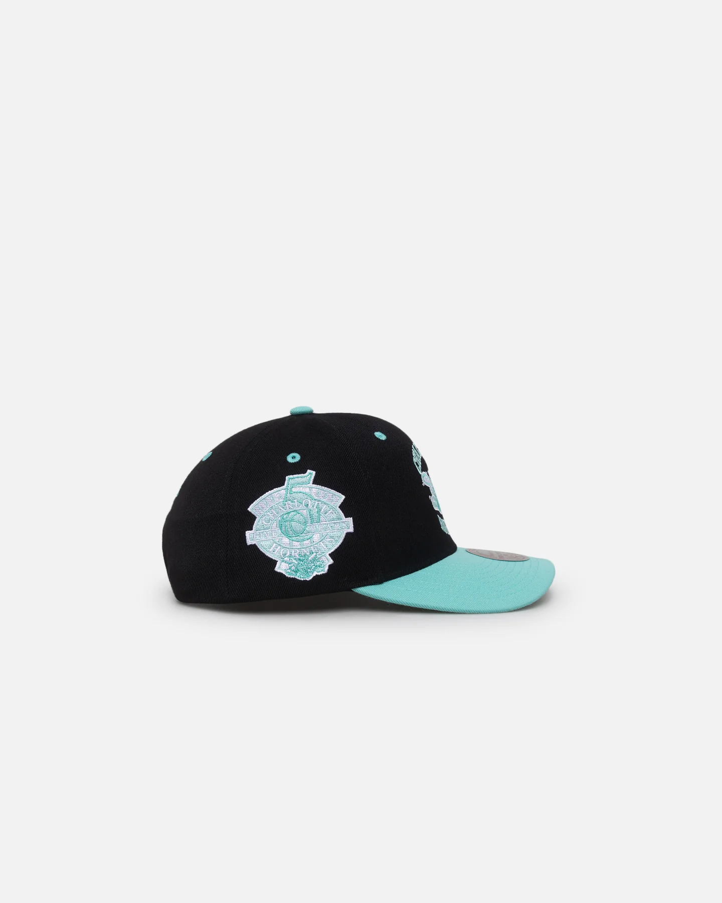 Mitchell & Ness Charlotte Hornets "Ice Blue" Script Origin Snapback Black/Ice Blue - Image 3