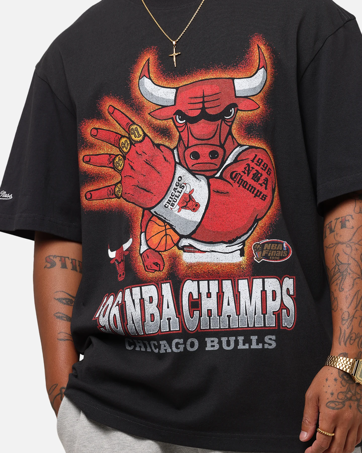 Mitchell & Ness Chicago Bulls '96 NBA Champs T-Shirt Faded Black - Image 6