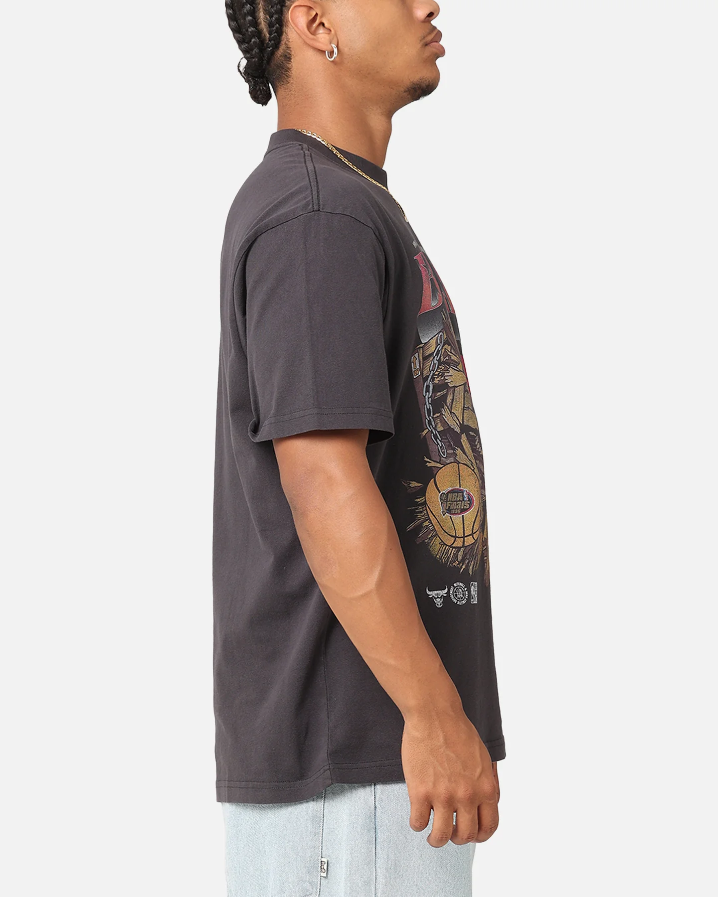 Mitchell & Ness Chicago Bulls Burst T-Shirt Overdyed Black - Image 4