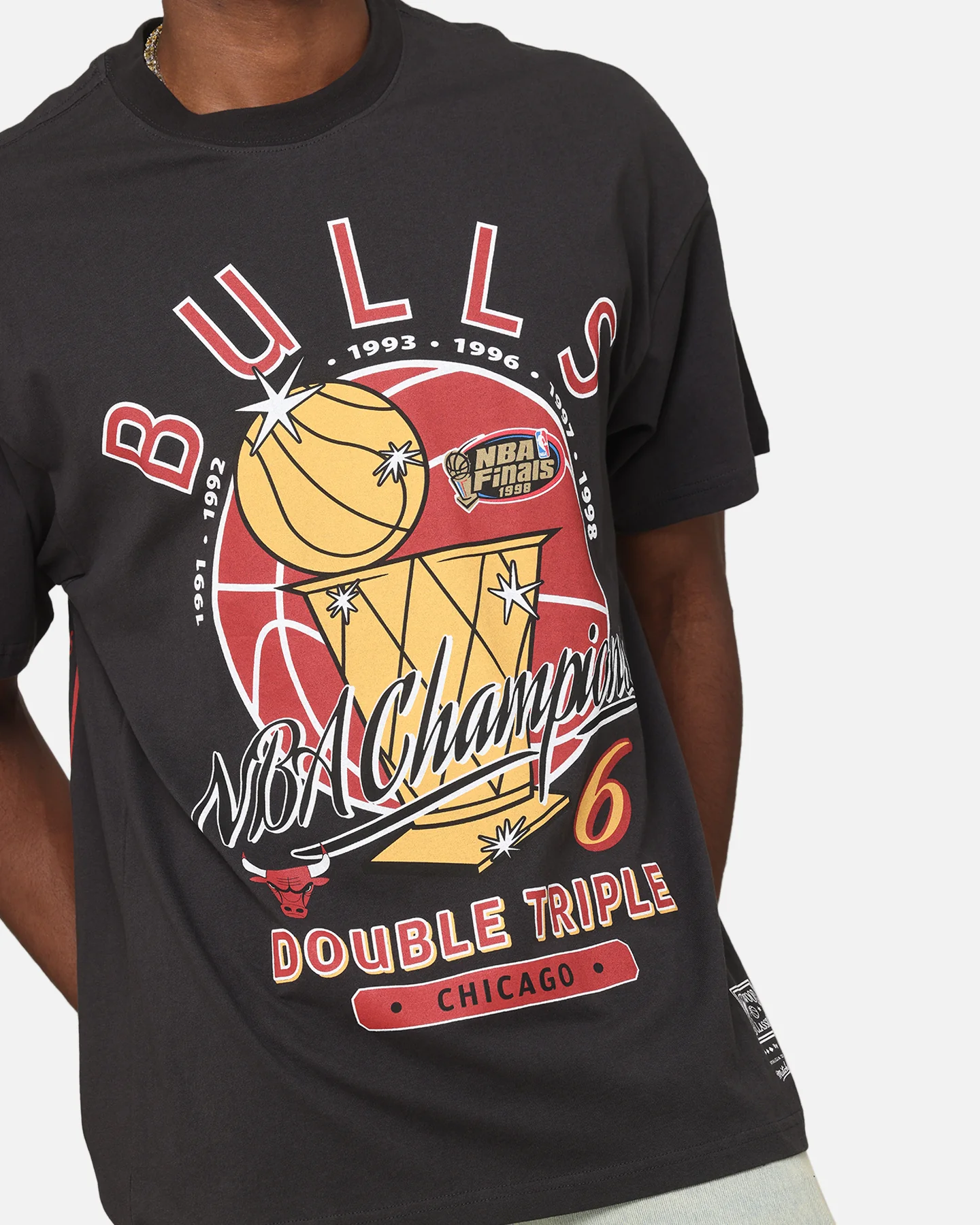 Mitchell & Ness Chicago Bulls Champions Report "Champ Pack" T-Shirt Faded Black - Image 7