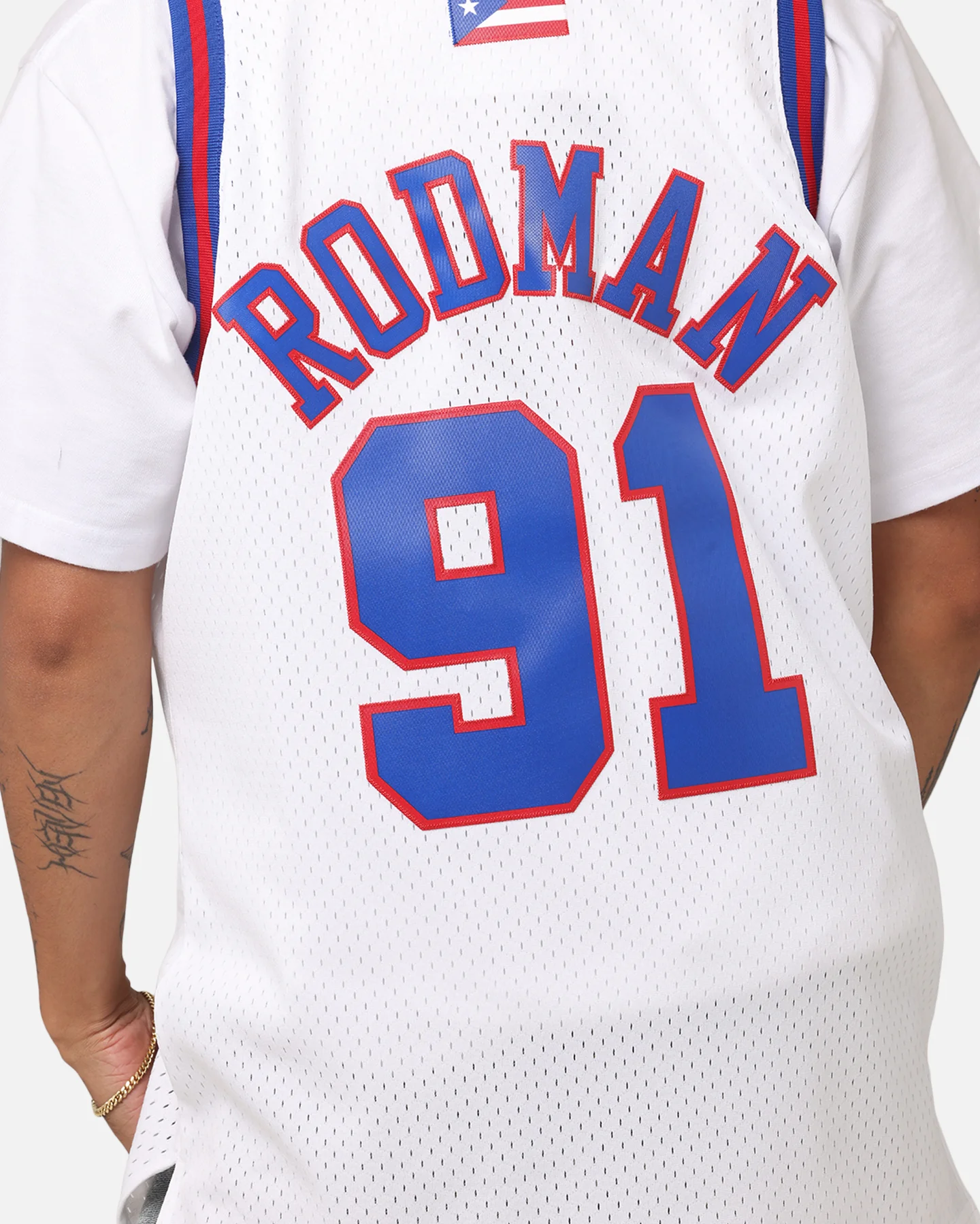 Mitchell & Ness Chicago Bulls Dennis Rodman #91 'Flags Collection' Jersey White - Image 7