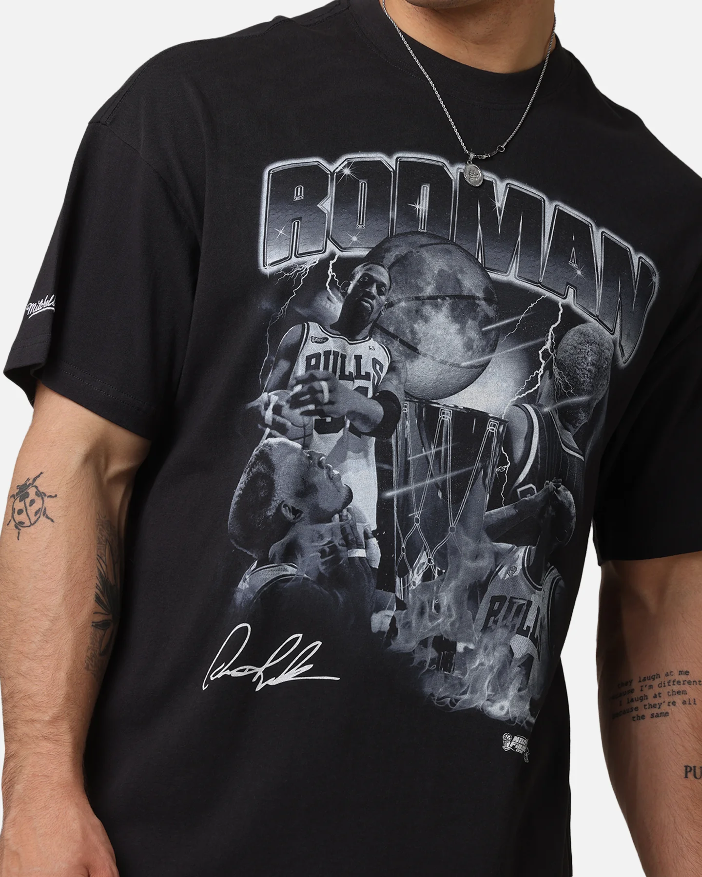 Mitchell & Ness Chicago Bulls Dennis Rodman Eclipse T-Shirt Faded Black - Image 6