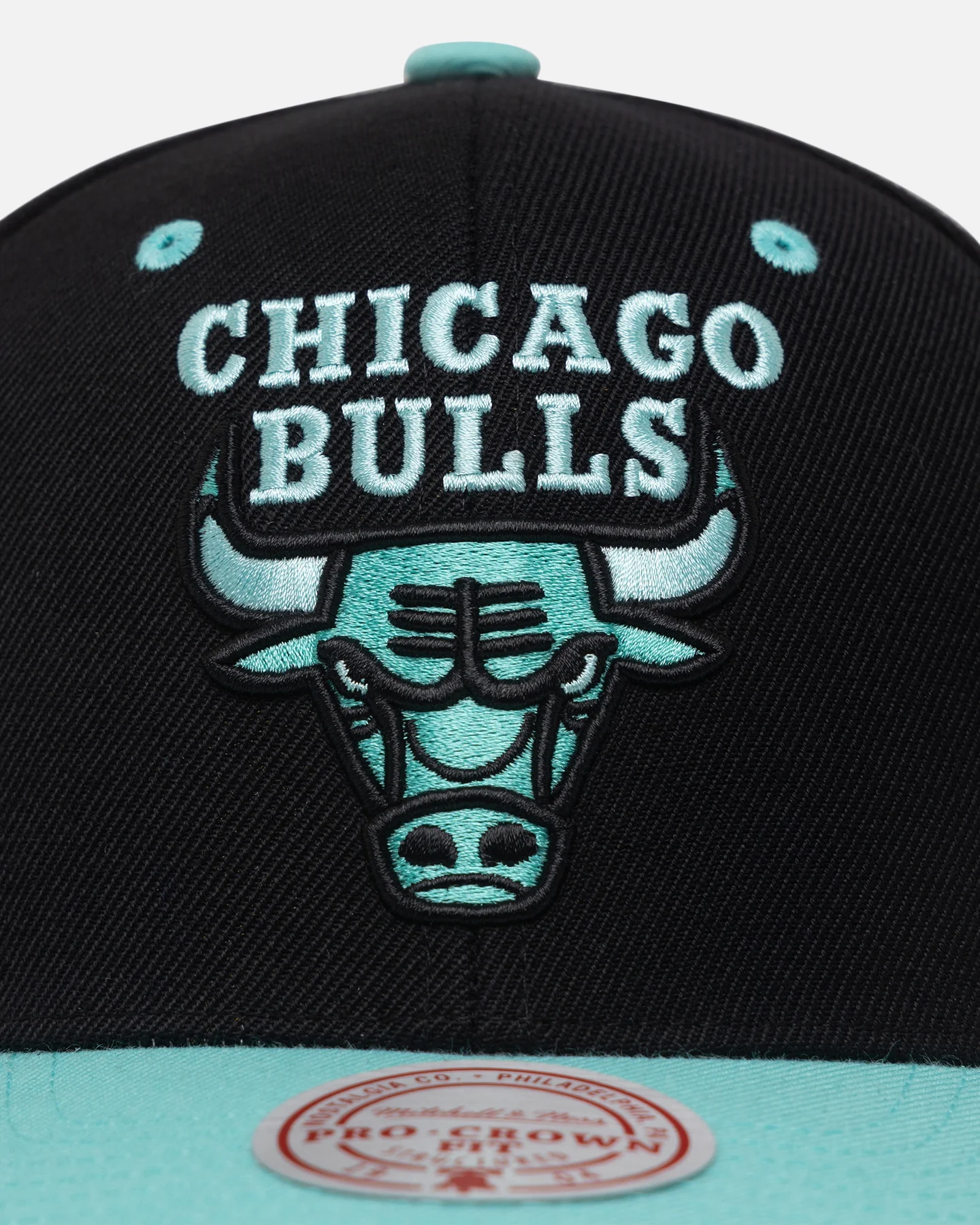Mitchell & Ness Chicago Bulls "Ice Blue" Script Origin Snapback Black/Ice Blue - Image 5