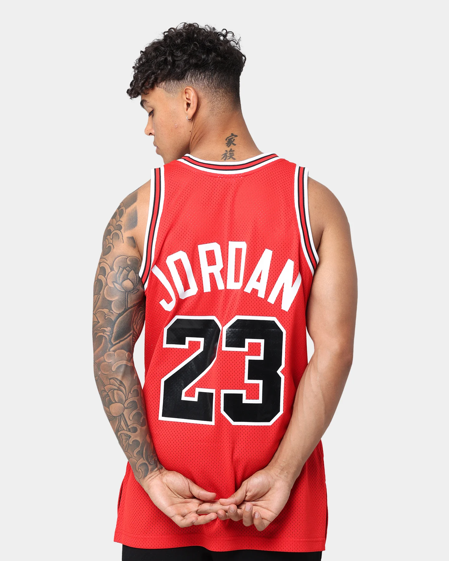 Mitchell & Ness Chicago Bulls Michael Jordan #23 '91-'92 Authentic Jersey Red - Image 7