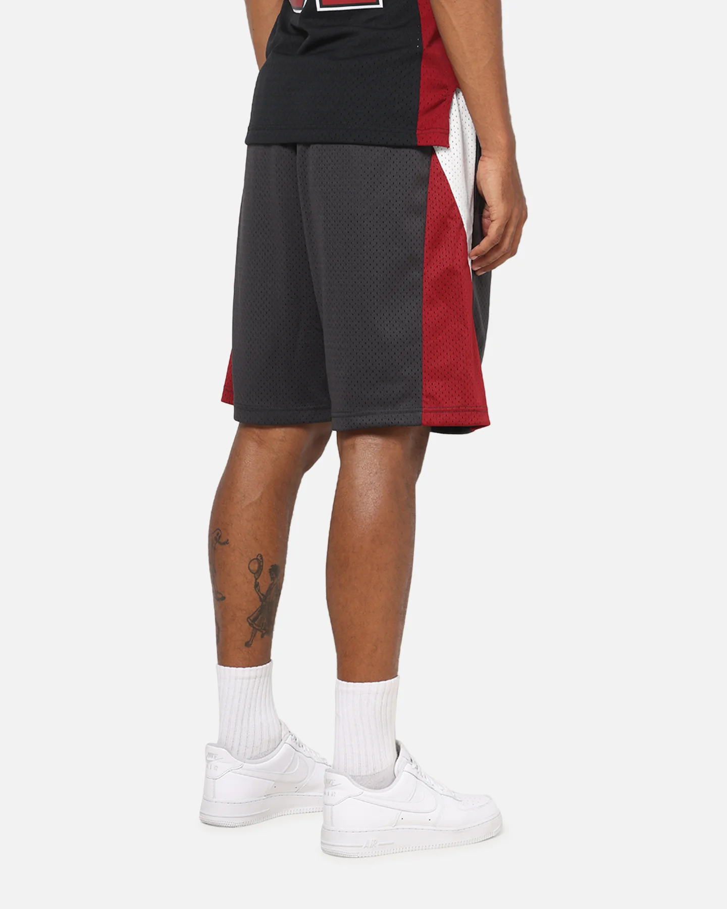 Mitchell & Ness Chicago Bulls Millenium Shorts Black/Red - Image 5