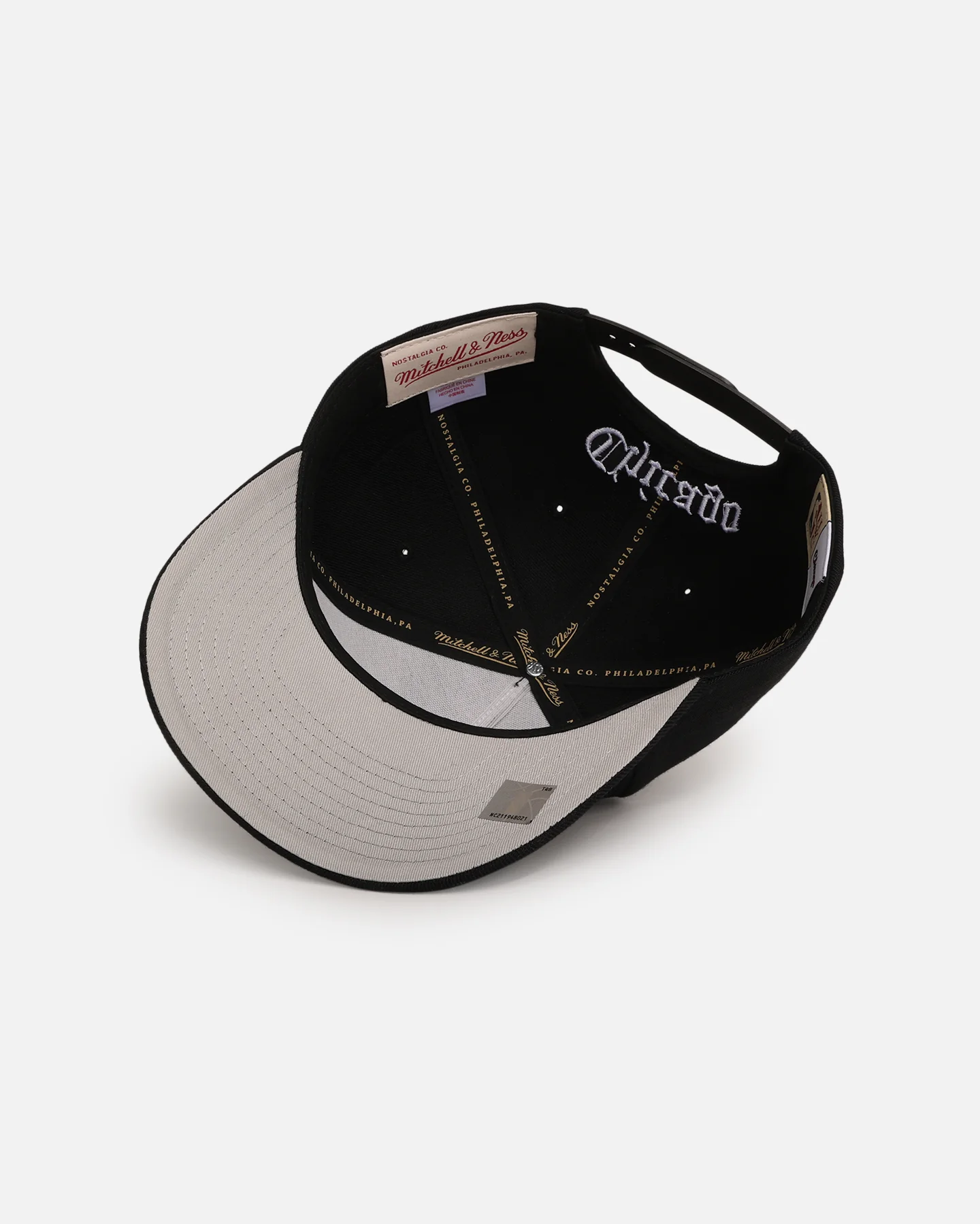 Mitchell & Ness Chicago Bulls 'Monogram' Pro Pinch Snapback Black - Image 6