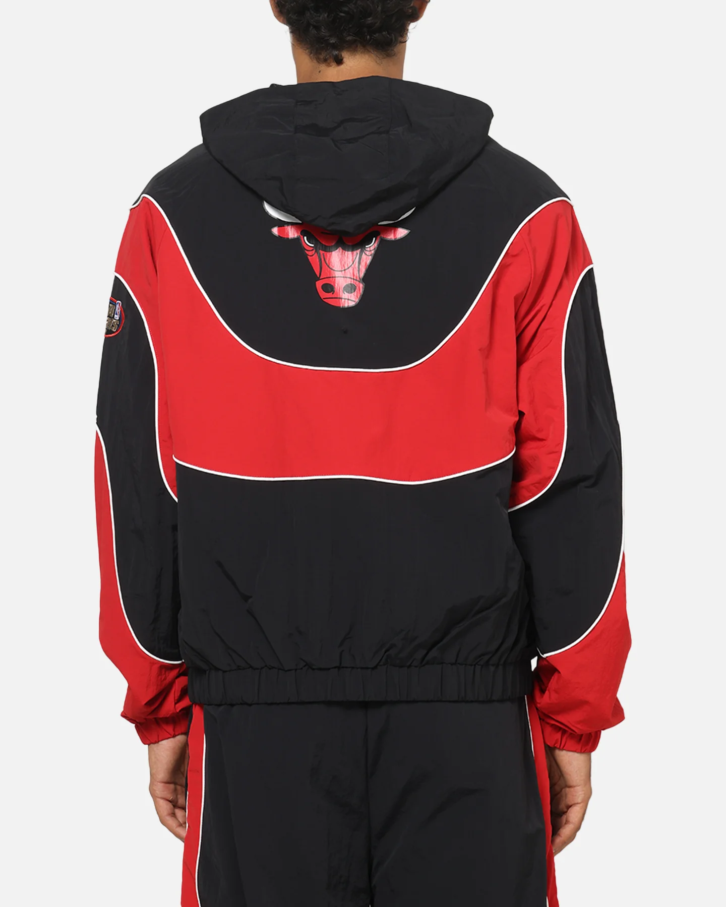 Mitchell & Ness Chicago Bulls Nylon Tracksuit Jacket Black/Red - Image 2