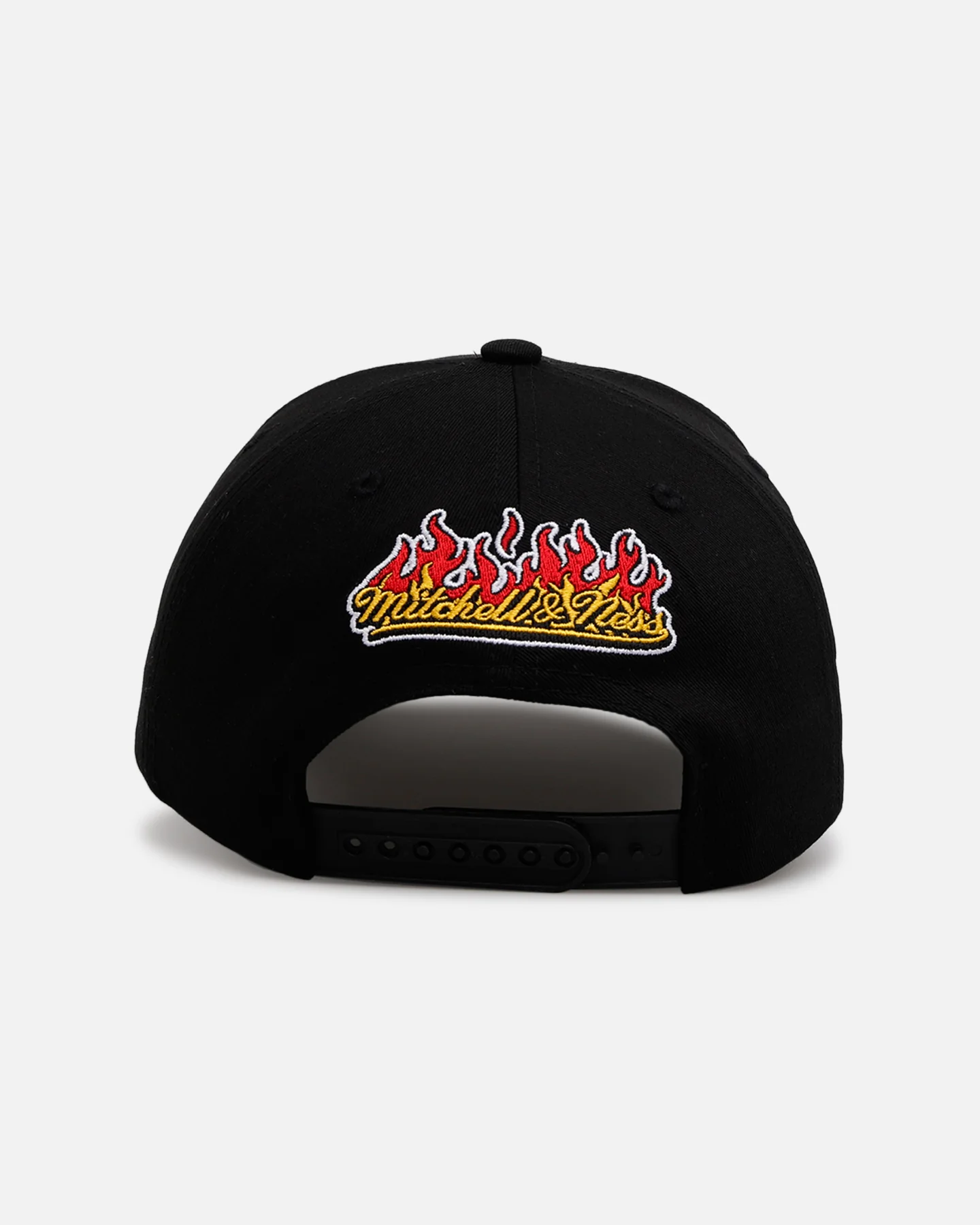 Mitchell & Ness Chicago Bulls 'On Fire' Pro Pinch Snapback Black - Image 2