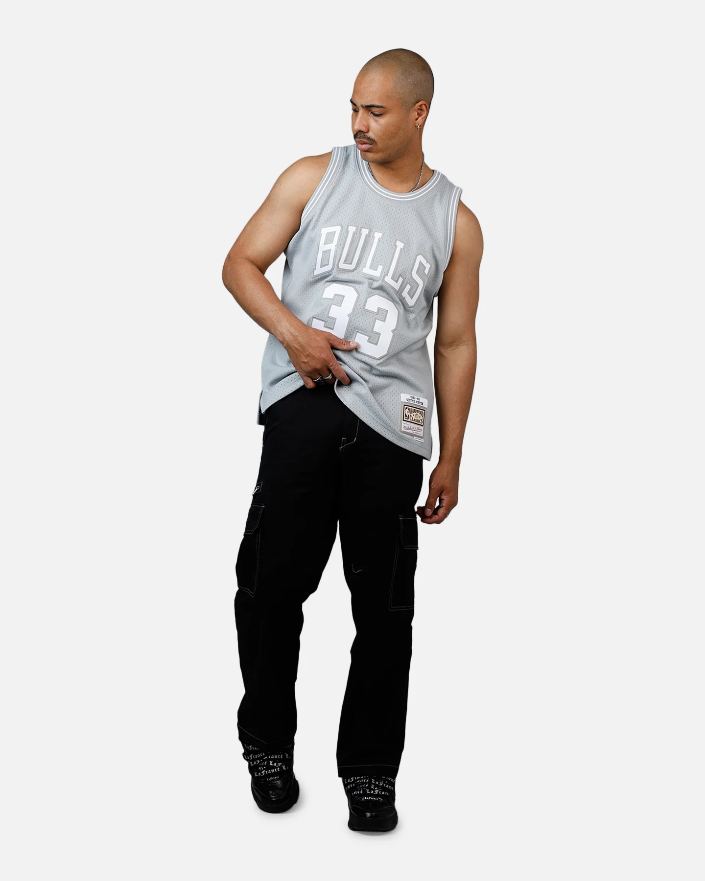 Mitchell & Ness Chicago Bulls Scottie Pippen 1997-1998 Swingman Jersey Grey - Image 3