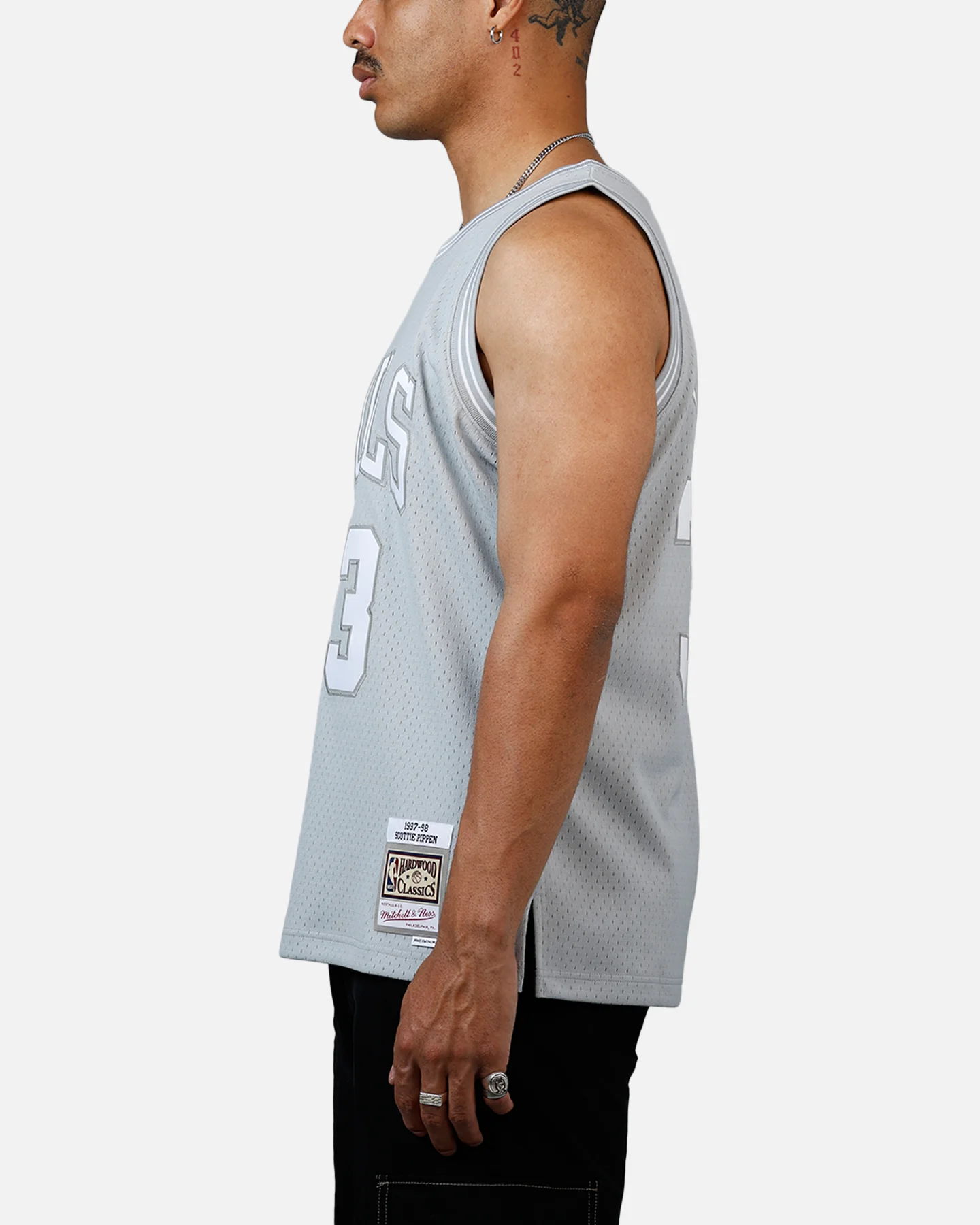 Mitchell & Ness Chicago Bulls Scottie Pippen 1997-1998 Swingman Jersey Grey - Image 5
