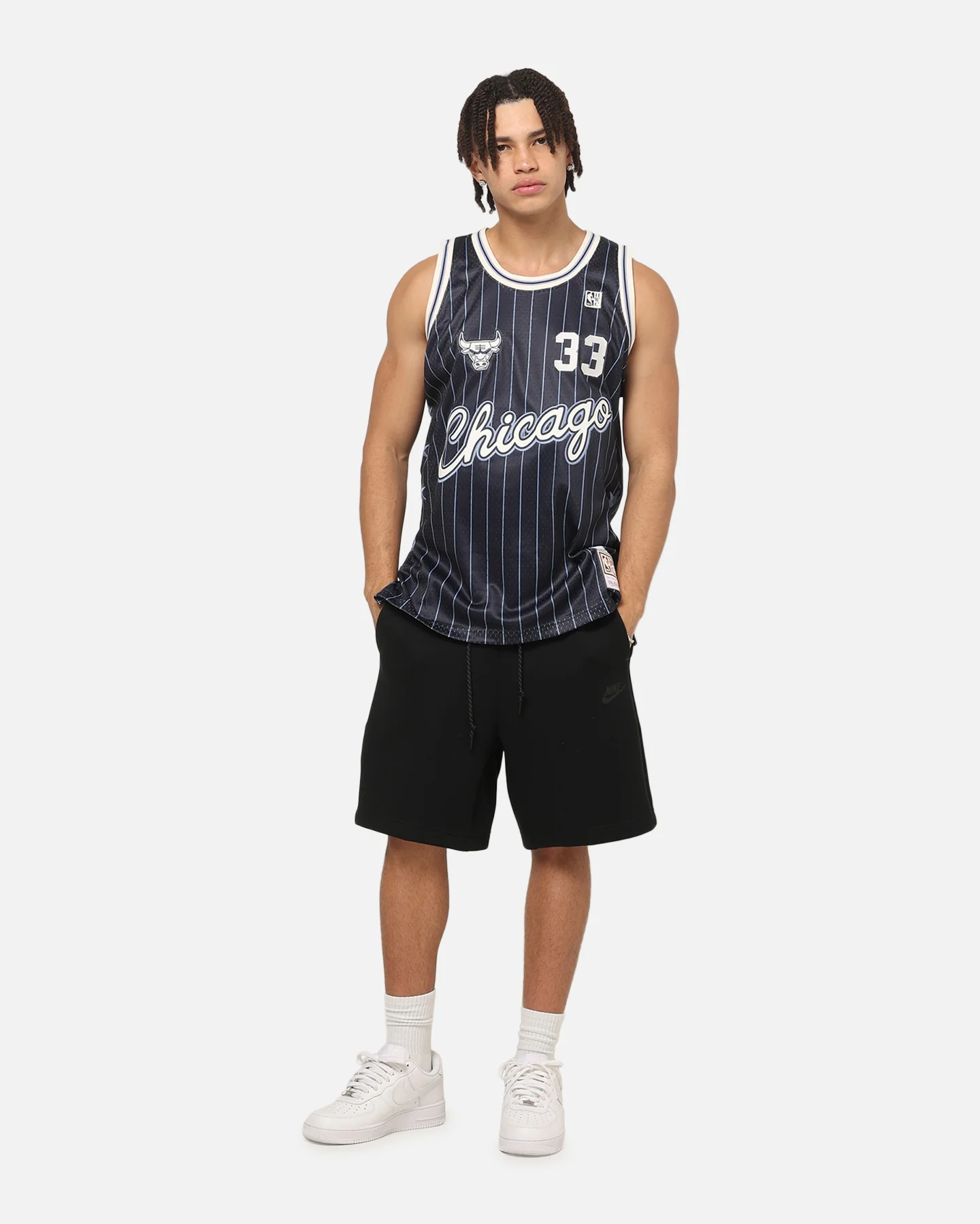 Mitchell & Ness Chicago Bulls Scottie Pippen #33 Playoff Energy Swingman Jersey Navy - Image 3