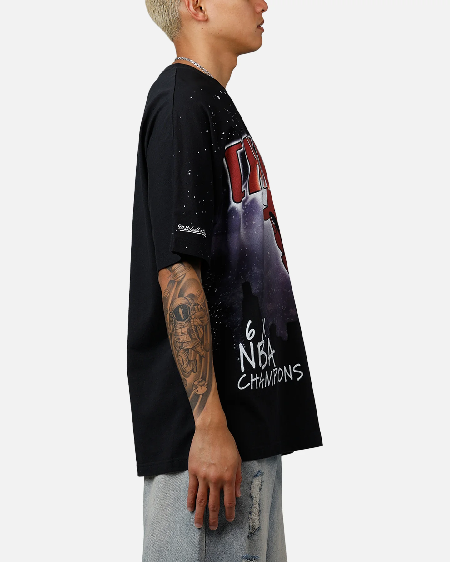 Mitchell & Ness Chicago Bulls Skyline T-Shirt Faded Black - Image 4