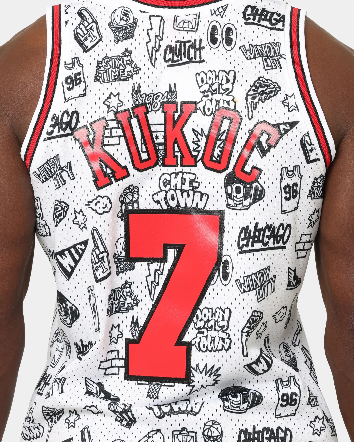Mitchell & Ness Chicago Bulls Toni Kukoč #7 1997-1998 Doodle Swingman Jersey White - Image 5