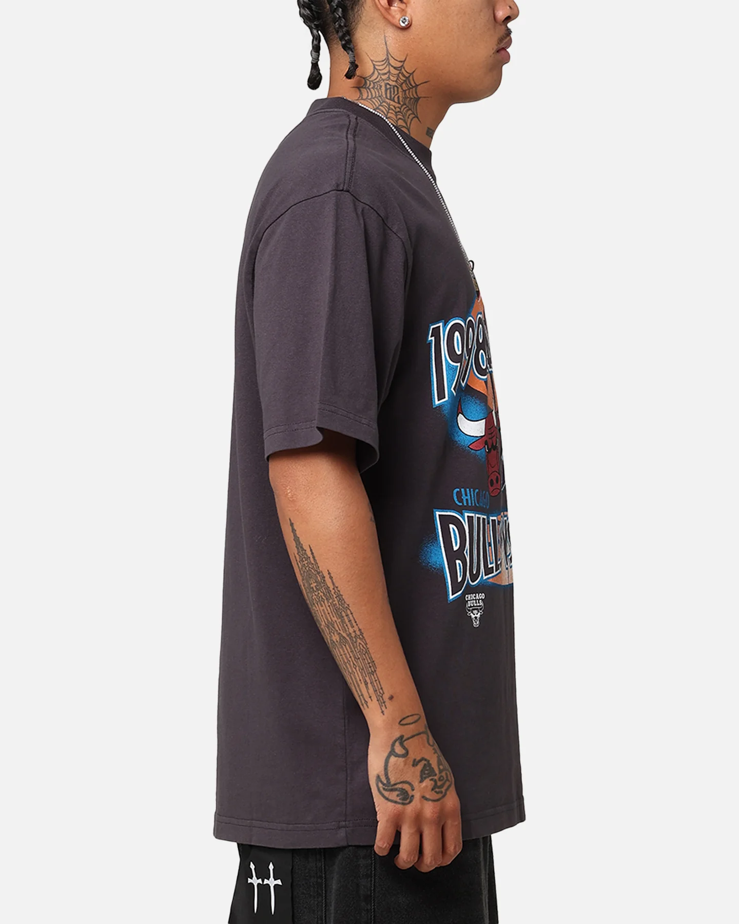 Mitchell & Ness Chicago Bulls Vs. Utah Jazz 1998 Finals T-Shirt Overdyed Black - Image 4