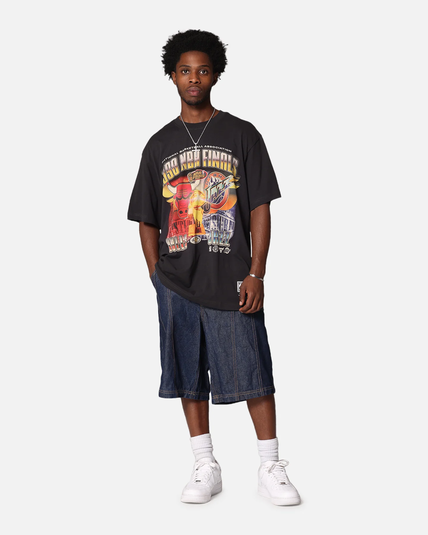 Mitchell & Ness Chicago Bulls Vs. Utah Jazz 1998 Legendary Finals T-Shirt Faded Black - Image 3