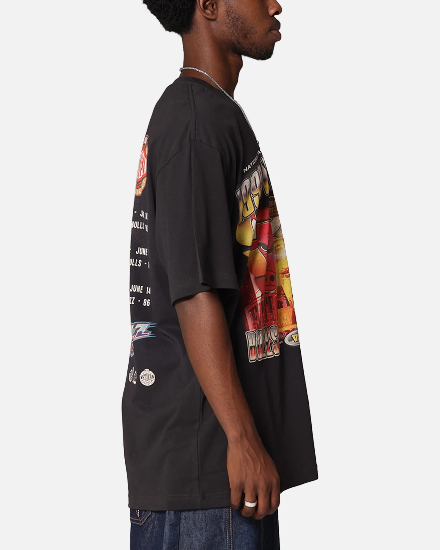 Mitchell & Ness Chicago Bulls Vs. Utah Jazz 1998 Legendary Finals T-Shirt Faded Black - Image 5