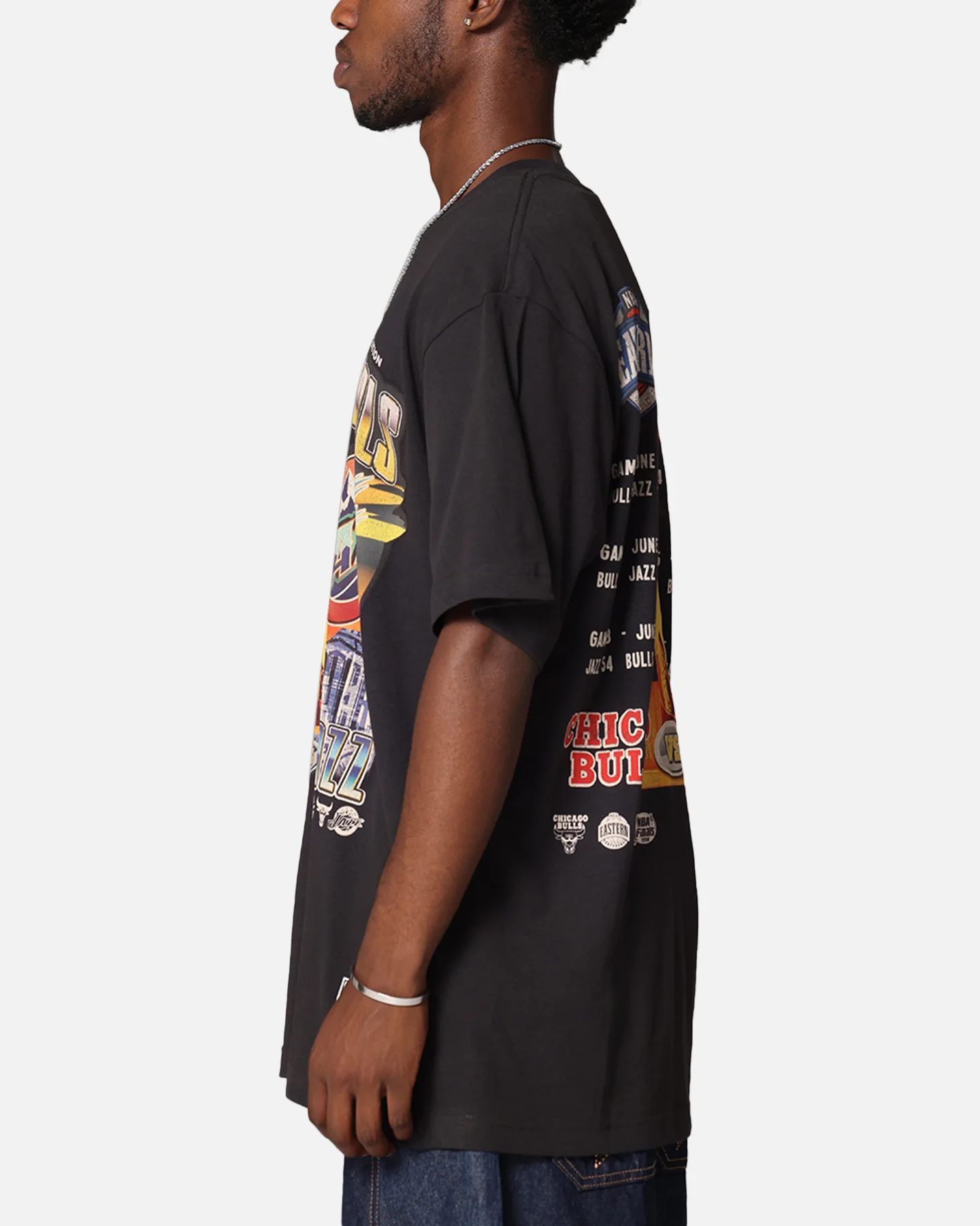 Mitchell & Ness Chicago Bulls Vs. Utah Jazz 1998 Legendary Finals T-Shirt Faded Black - Image 6