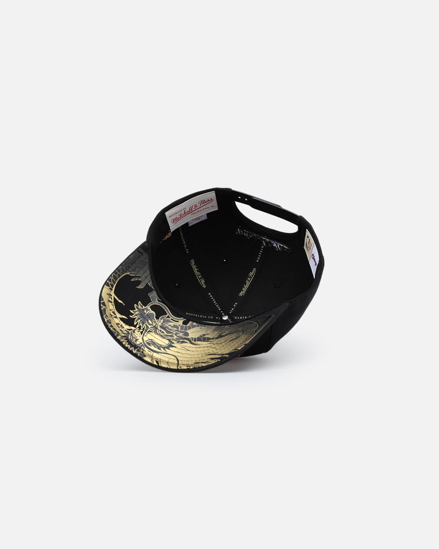 Mitchell & Ness Chicago Bulls 'Year Of The Dragon' Pro Crown Snapback Black - Image 8