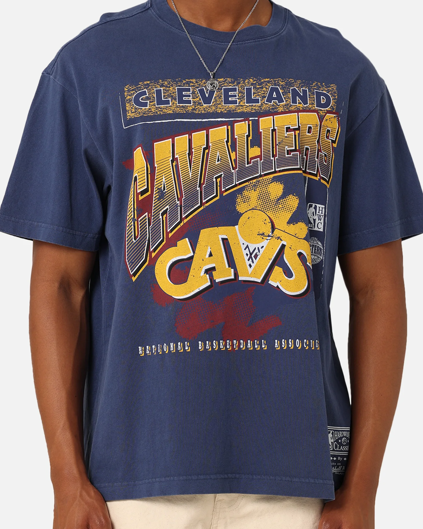 Mitchell & Ness Cleveland Cavaliers Brush Off 2.0 T-Shirt Navy - Image 3