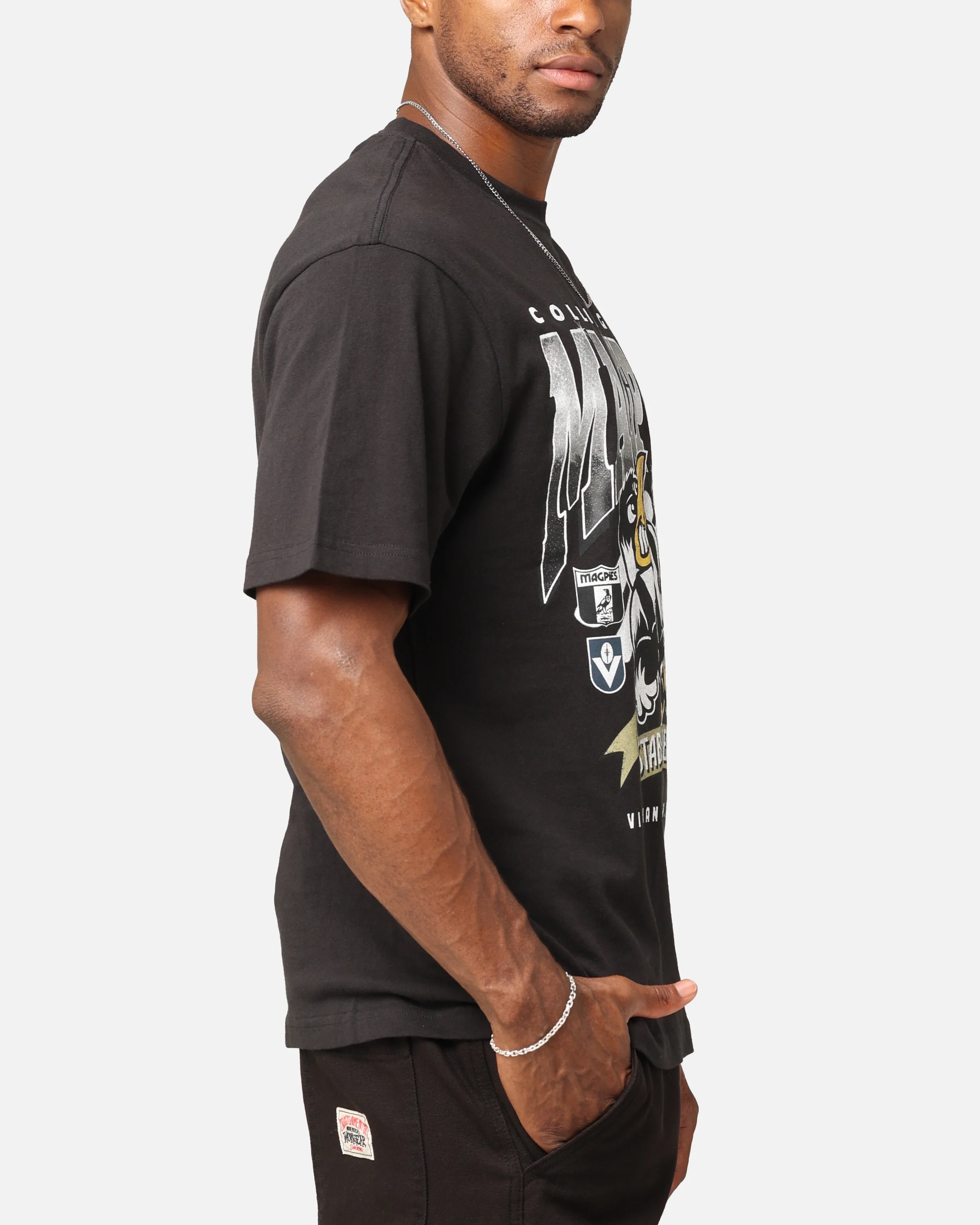 Mitchell & Ness Collingwood Magpies Character T-Shirt Faded Black - Image 5
