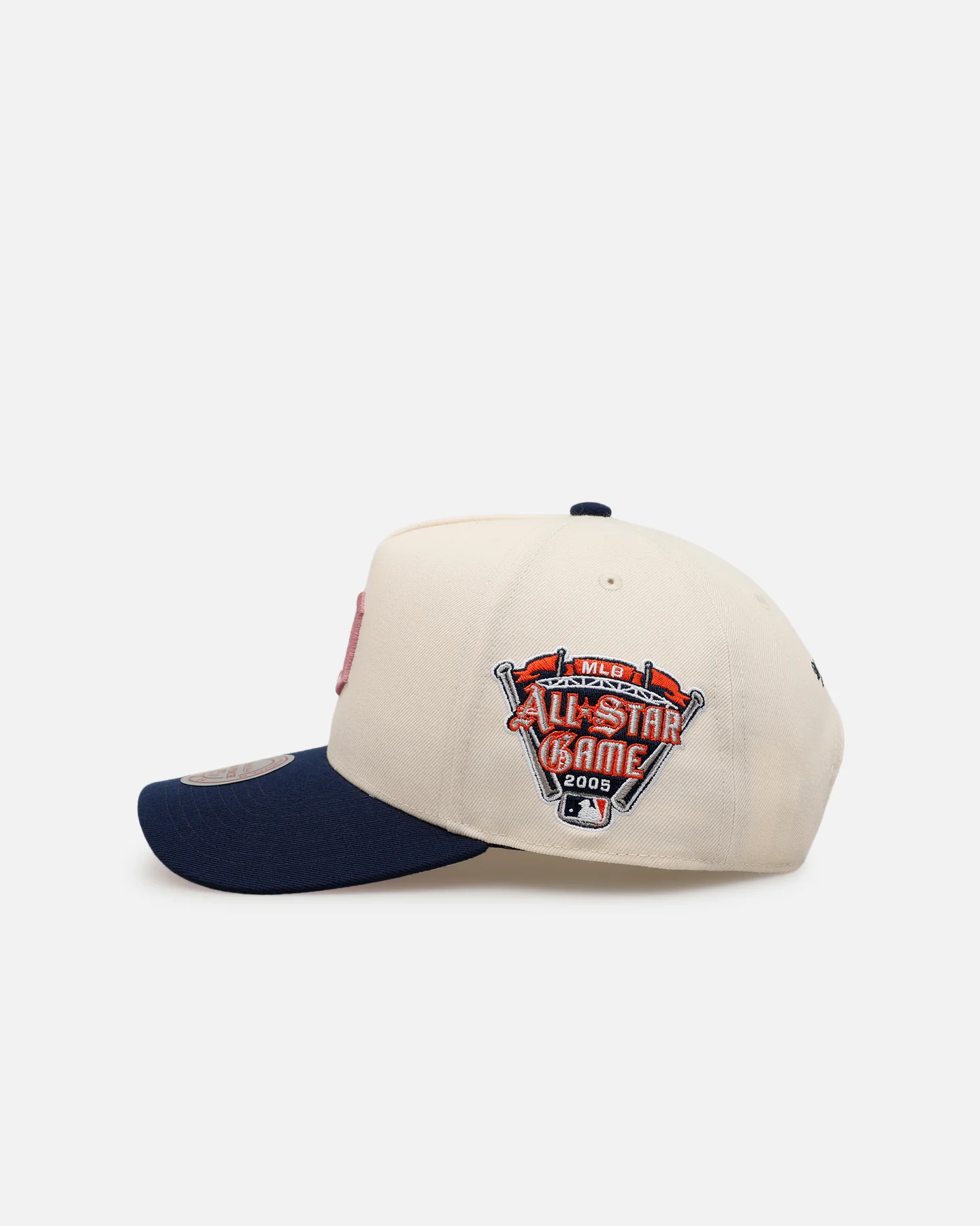 Mitchell & Ness Detroit Tigers 'Pink Team Logo' Pro Pinch Snapback Off White - Image 4