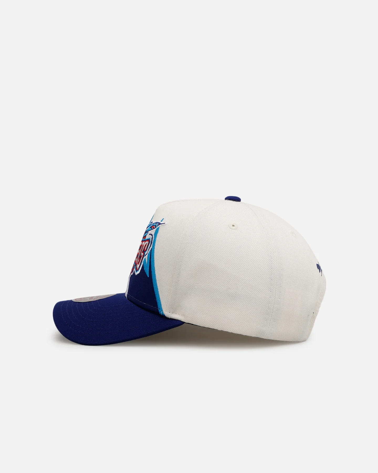 Mitchell & Ness Houston Rockets 'Shark Tooth' Pro Pinch Snapback Cream/Navy - Image 4