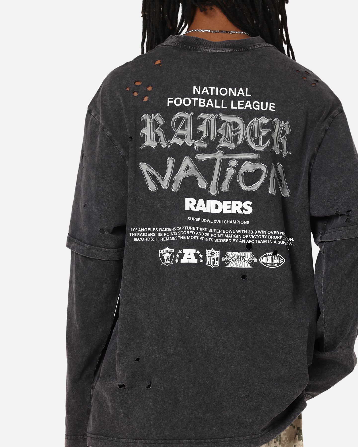 Mitchell & Ness Las Vegas Raiders Chromed Mock Long Sleeve T-Shirt Faded Black - Image 7
