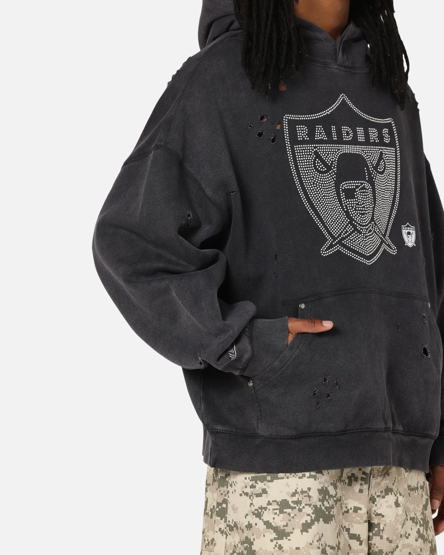 Mitchell & Ness Las Vegas Raiders Distressed Rhinestone Logo Hoodie Faded Black - Image 7