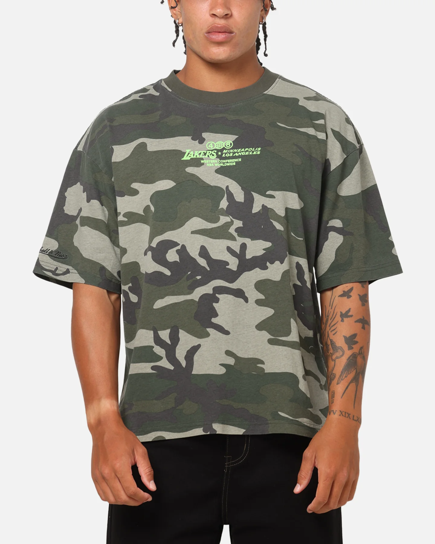 Mitchell & Ness Los Angeles Lakers 48 Camo T-Shirt Green Camo - Image 2