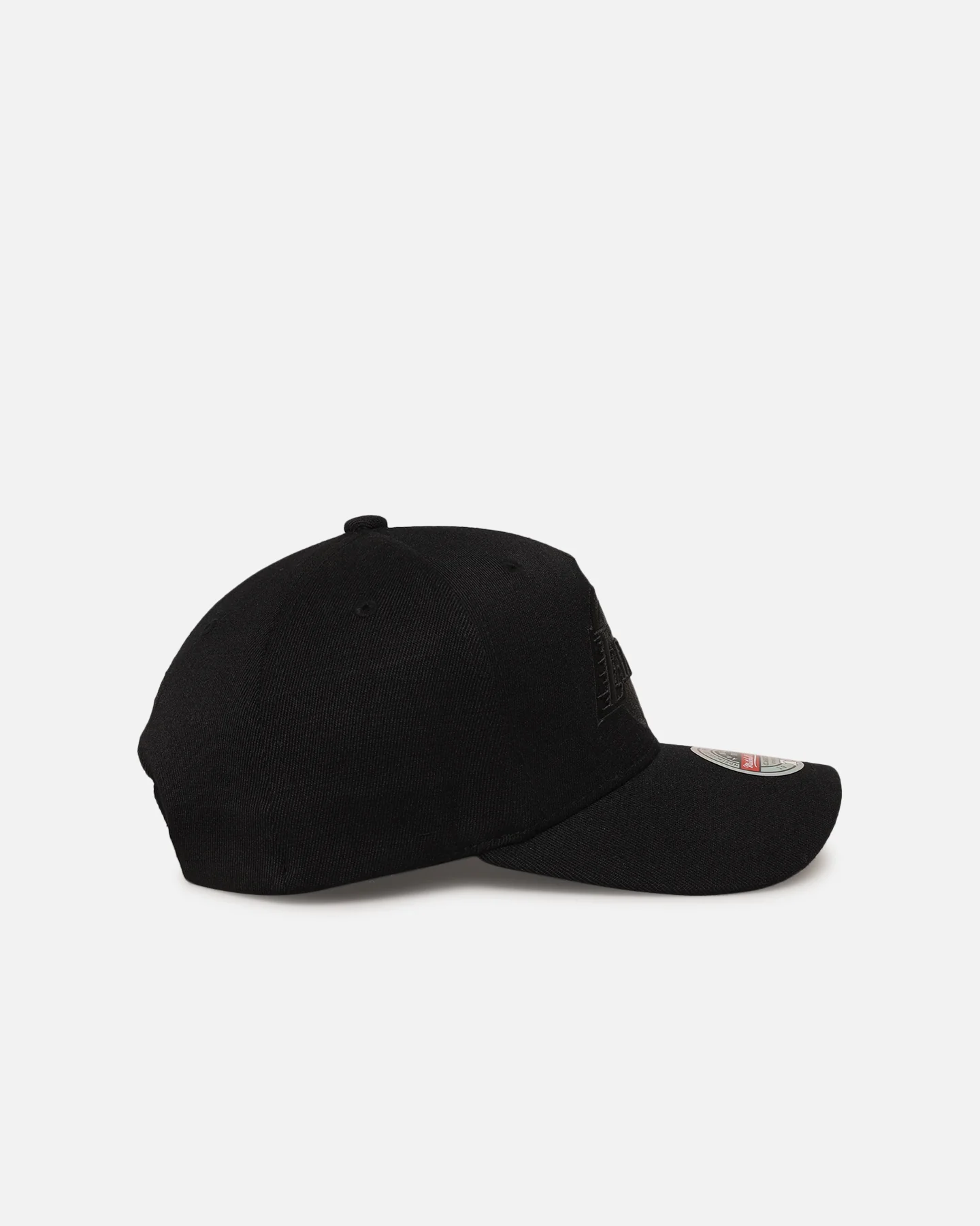 Mitchell & Ness Los Angeles Lakers 'Triple Black Core Classic' MVP Snapback Black - Image 3