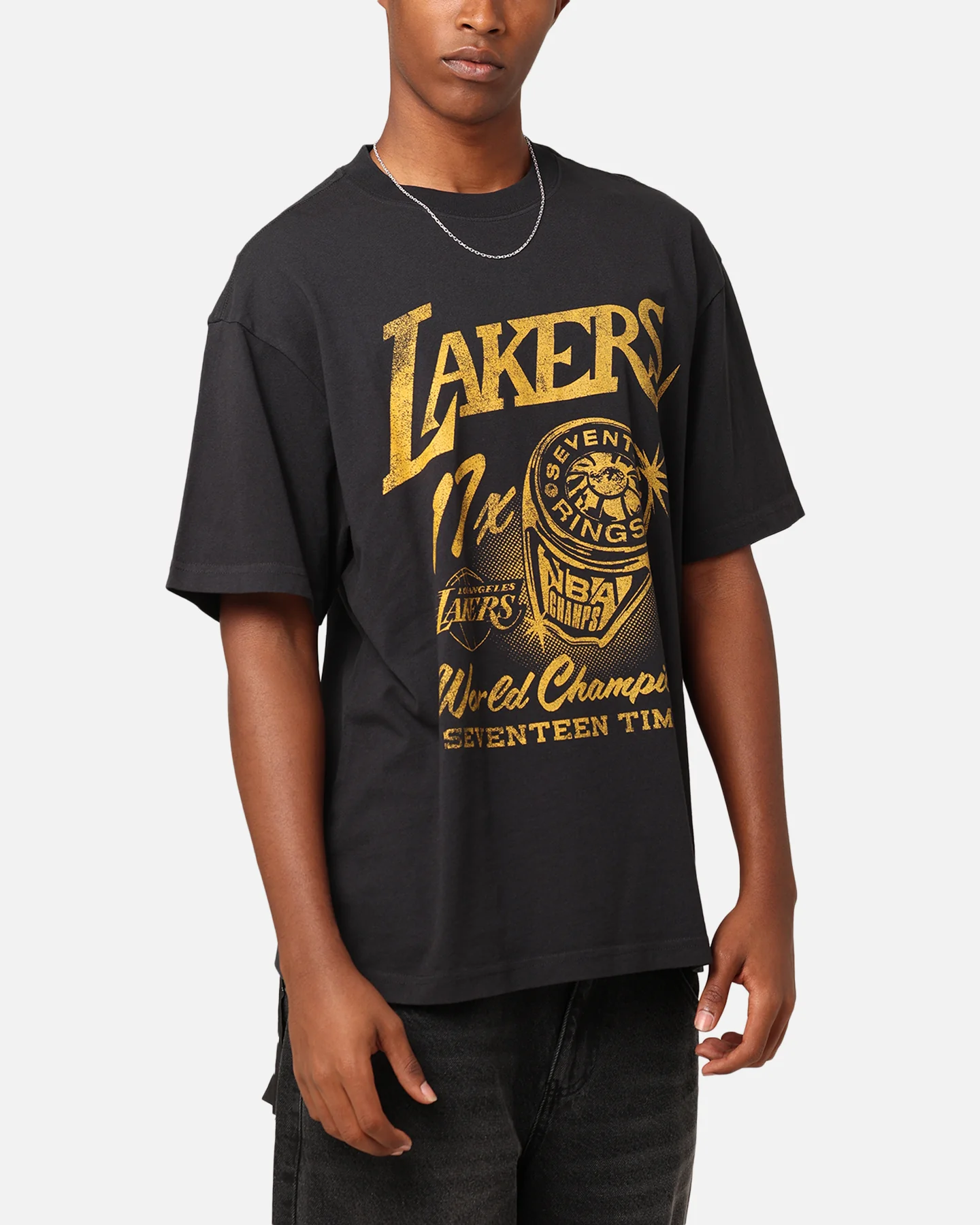 Mitchell & Ness Los Angeles Lakers Rings T-Shirt Faded Black - Image 6