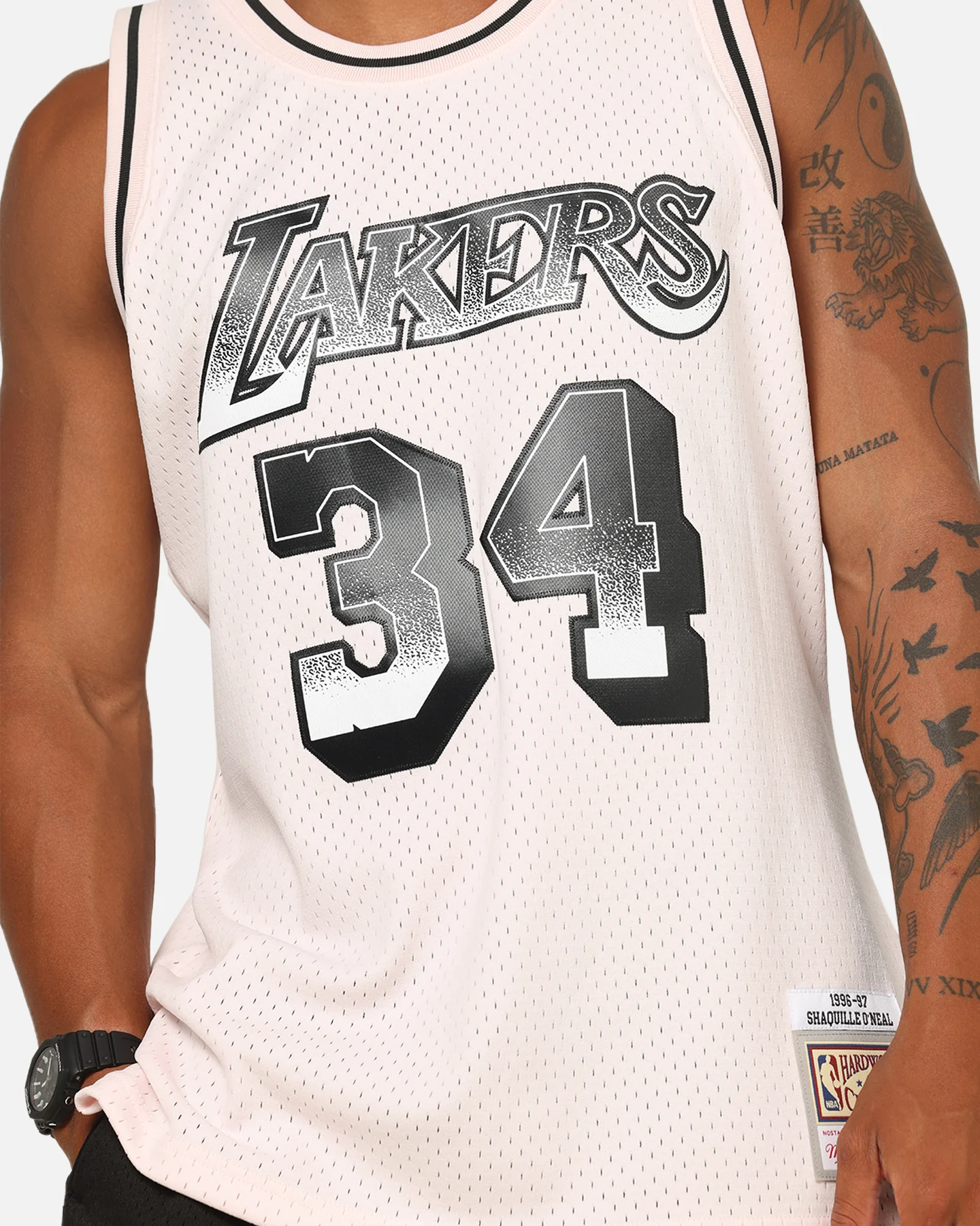 Mitchell & Ness Los Angeles Lakers Shaquille O'Neal LA Champ Swing Jersey Pink - Image 7