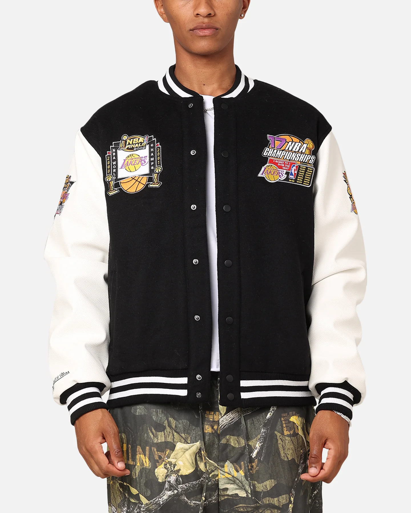 Mitchell & Ness Los Angeles Lakers Showtime Jacket Black/Cream - Image 2