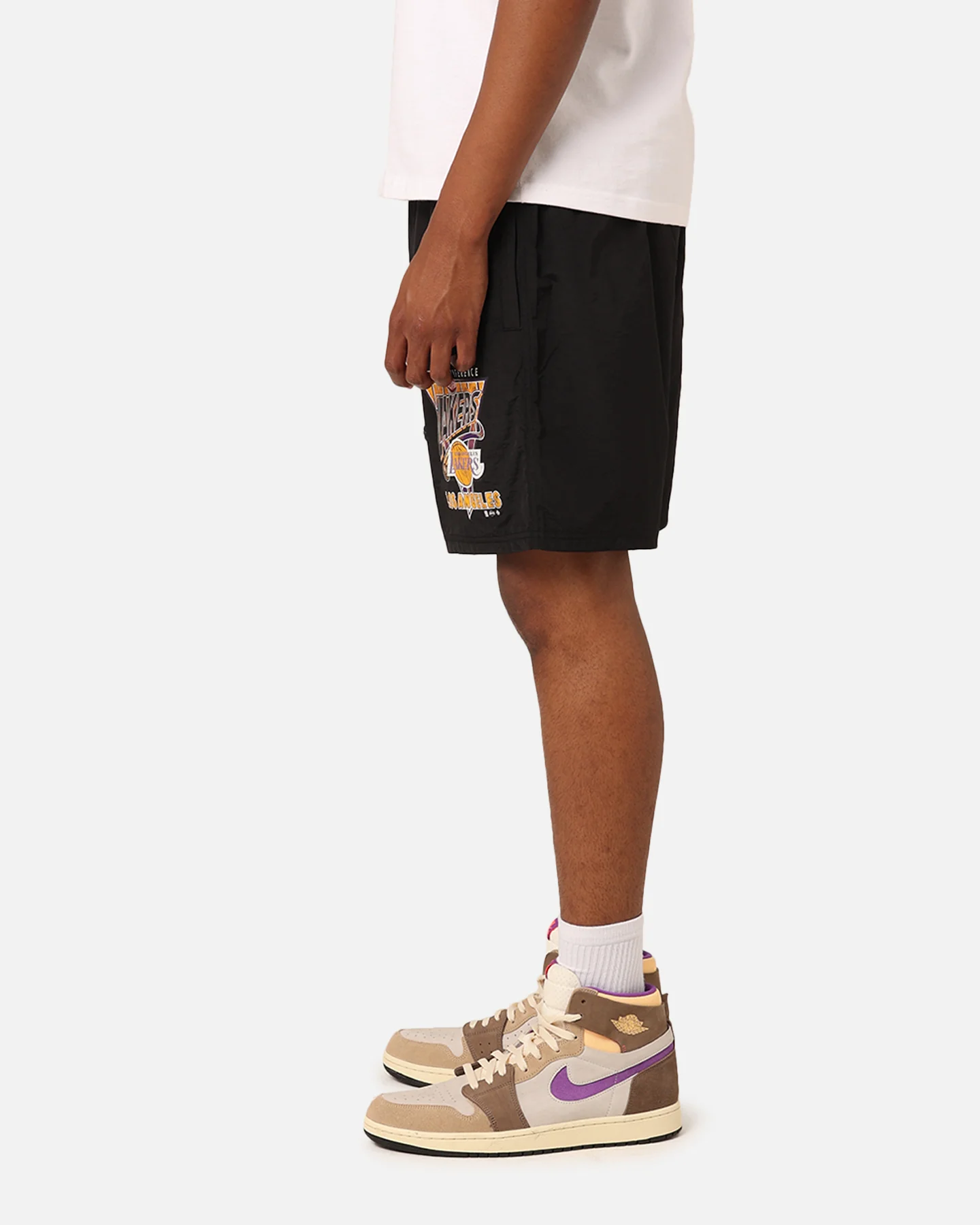 Mitchell & Ness Los Angeles Lakers Tri 2.0 Shorts Black - Image 6