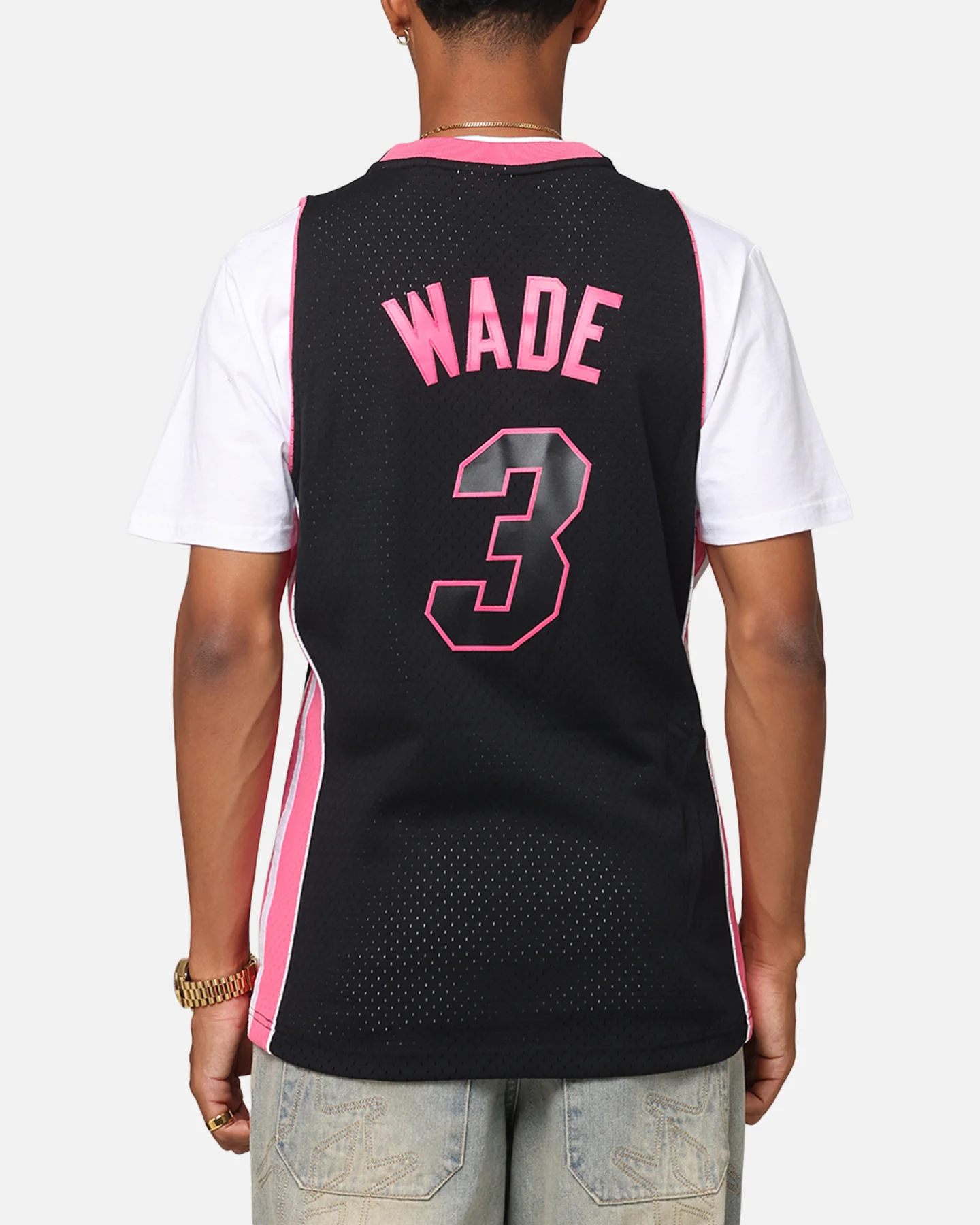 Mitchell & Ness Miami Heat Dwyane Wade 'Volt' 2005 Swing Jersey Black/Pink - Image 2