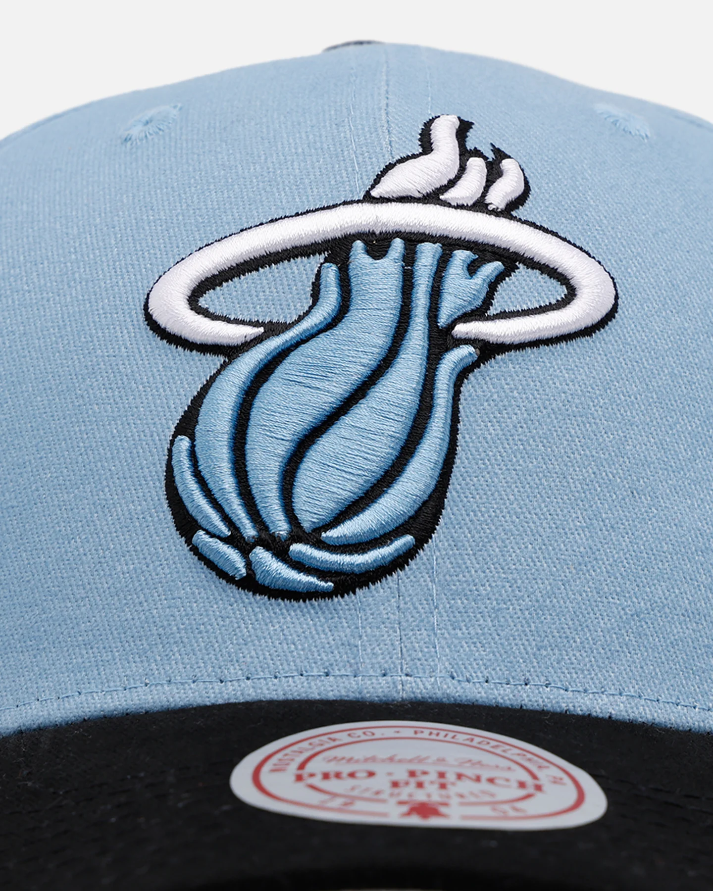 Mitchell & Ness Miami Heat 'Vapor Blue' 1998 Champion Pro Crown Snapback Blue - Image 5