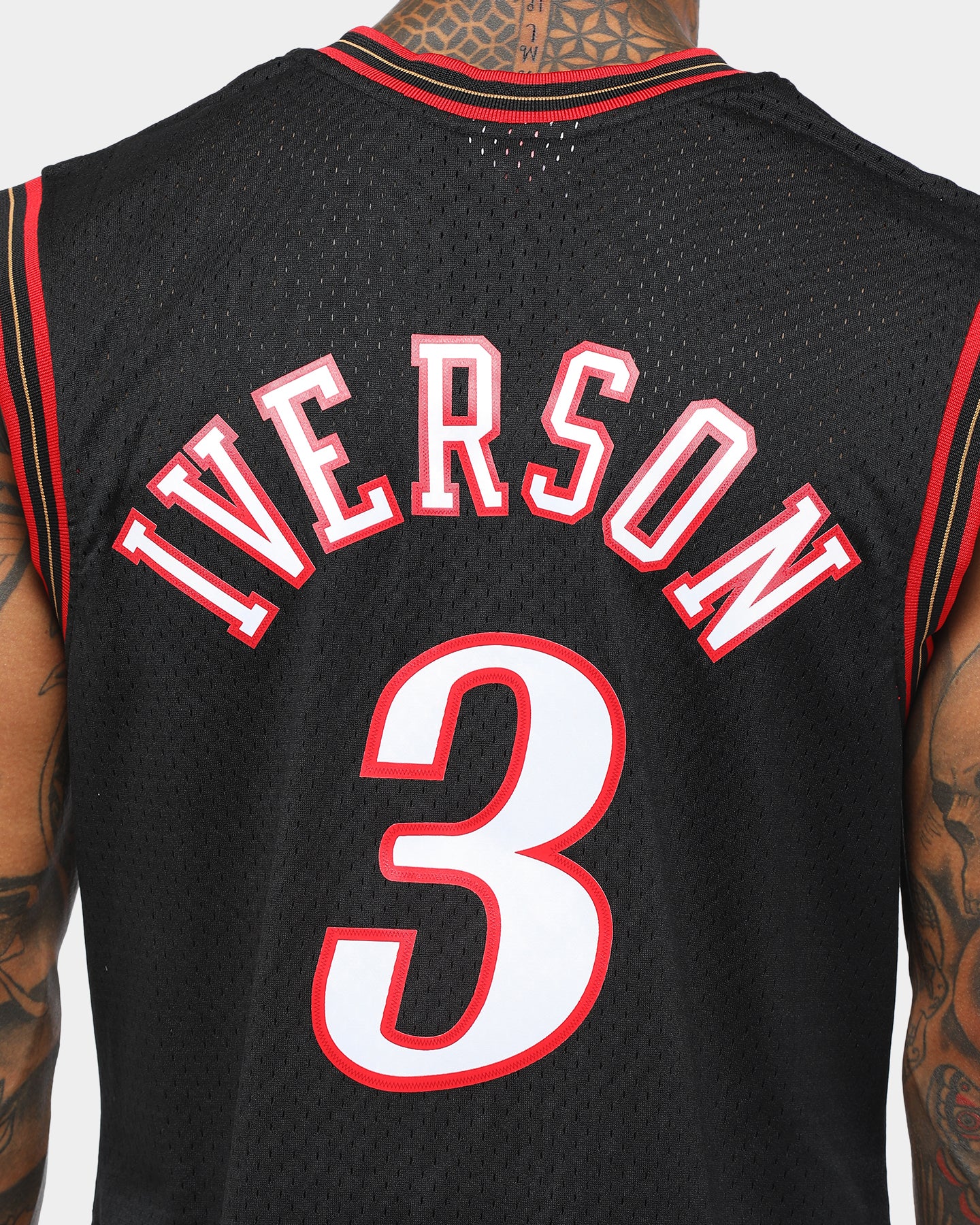 Mitchell & Ness Philadelphia 76ers Allen Iverson #3 Swingman Jersey Black - Image 5