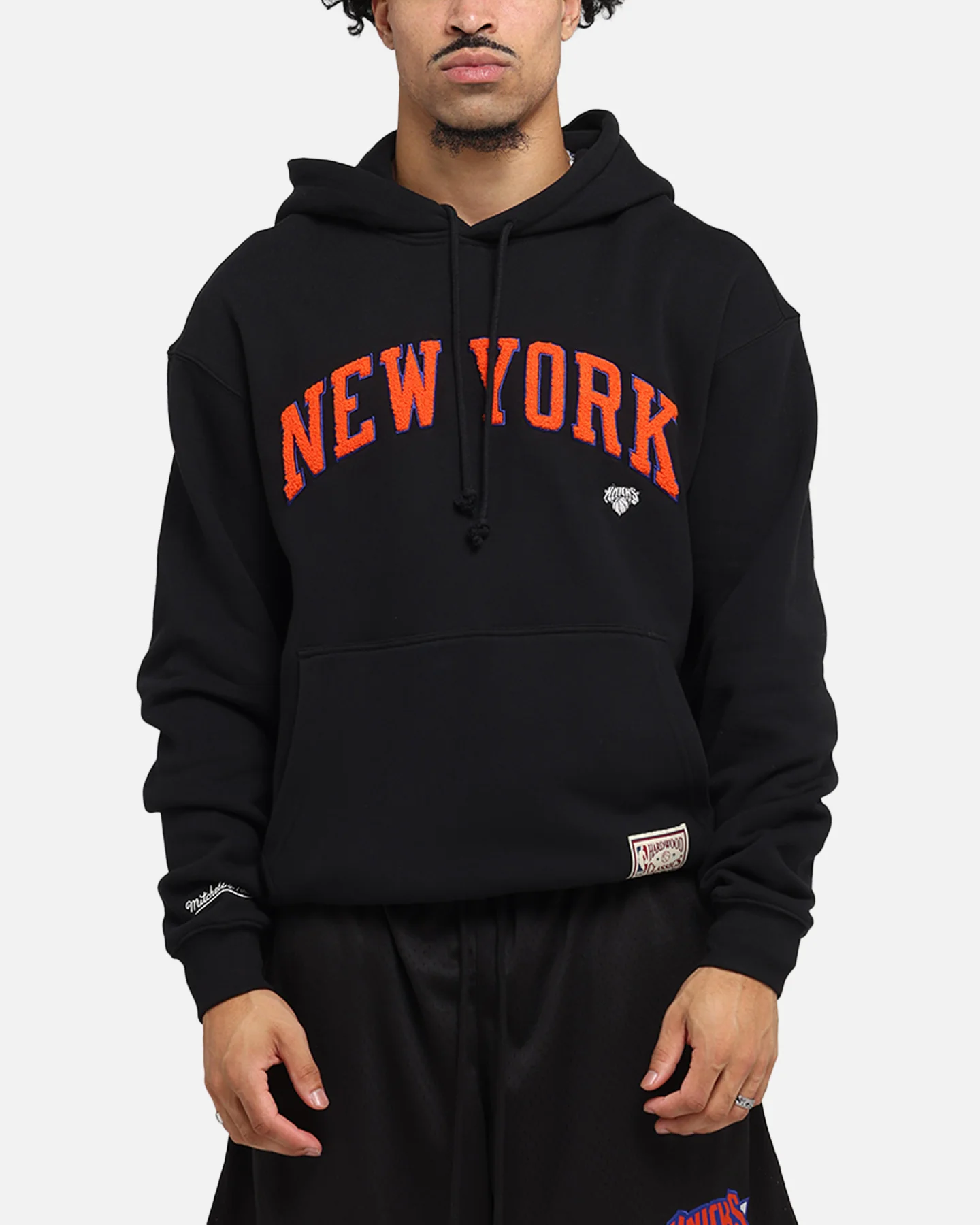 Mitchell & Ness New York Knicks Big Apple Hoodie Black - Image 2