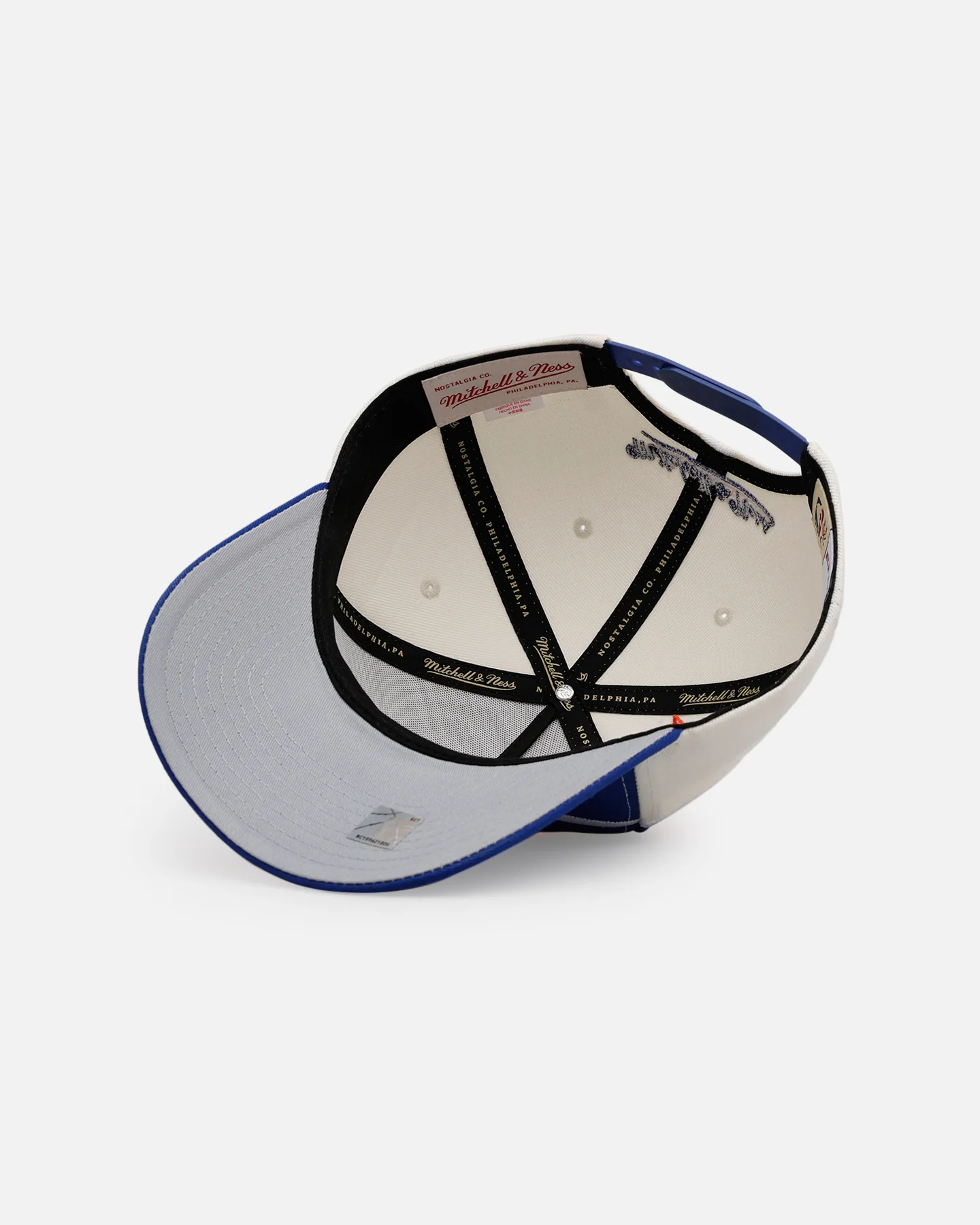 Mitchell & Ness New York Knicks 'Shark Tooth' Pro Pinch Snapback Cream/Blue - Image 6