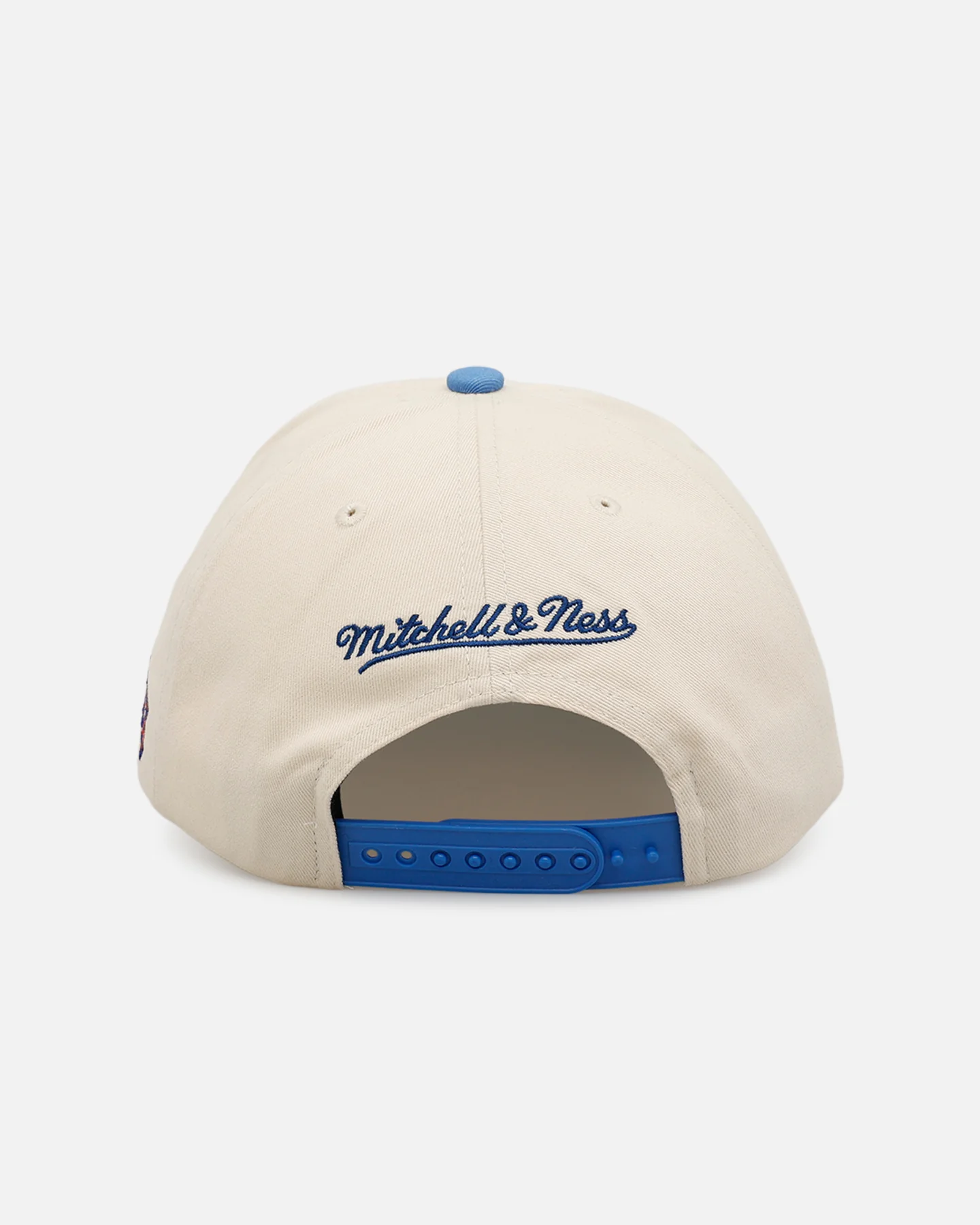 Mitchell & Ness New York Knicks 'Washed Cotton' Deadstock Snapback Off White - Image 2