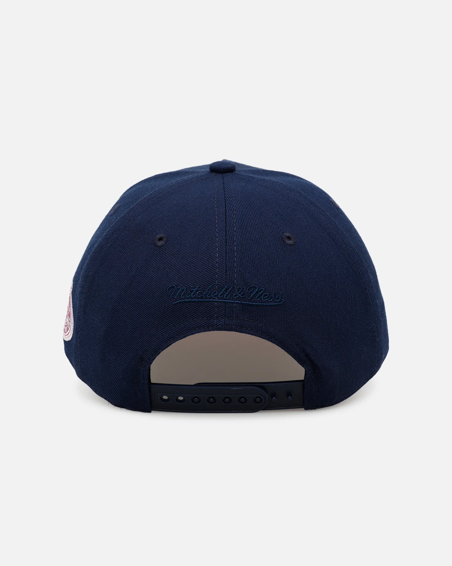 Mitchell & Ness New York Yankees 'Pink Side Patch' Pro Pinch Snapback Official Team Color - Image 2