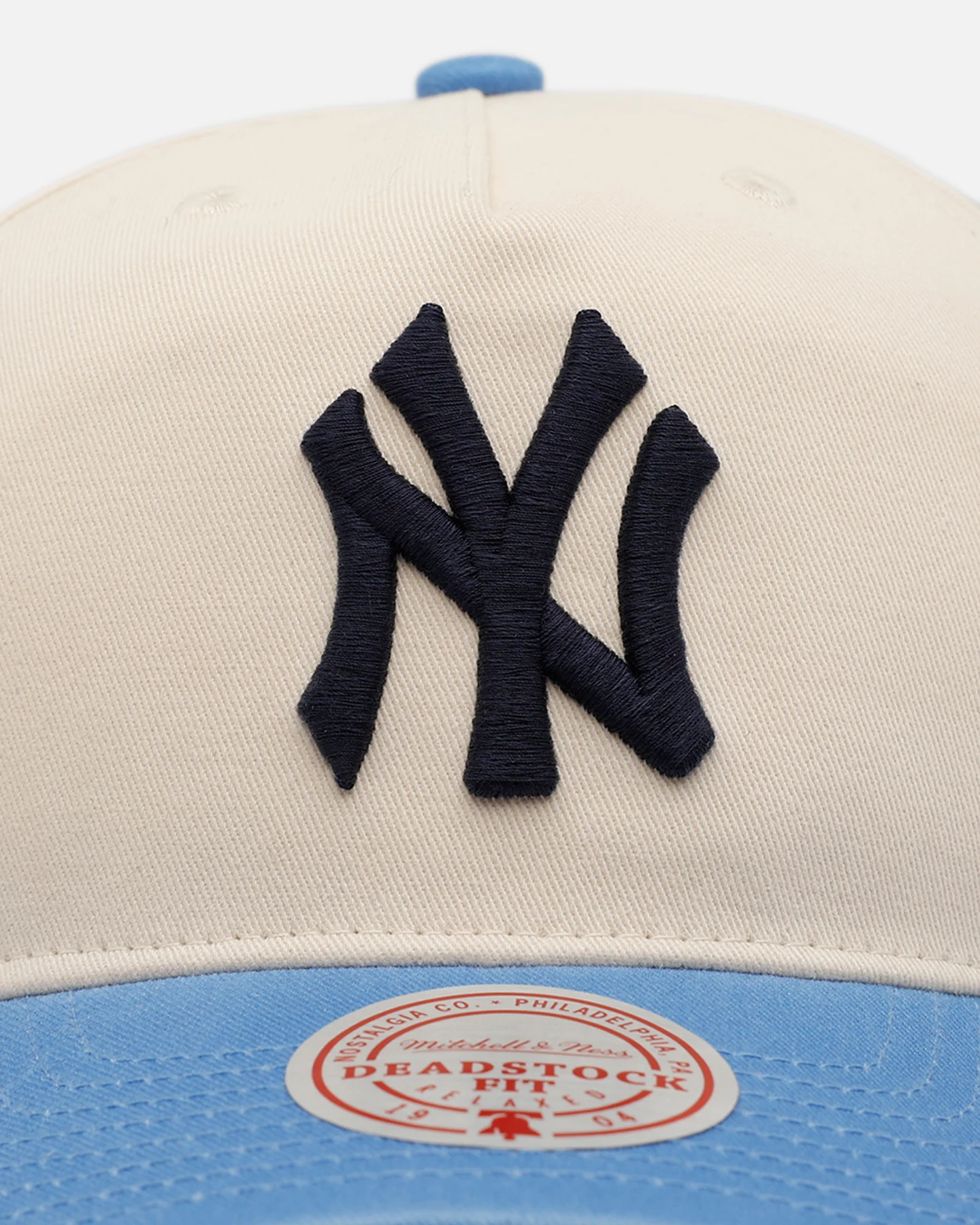 Mitchell & Ness New York Yankees 'Washed Cotton' Deadstock Snapback Off White - Image 5