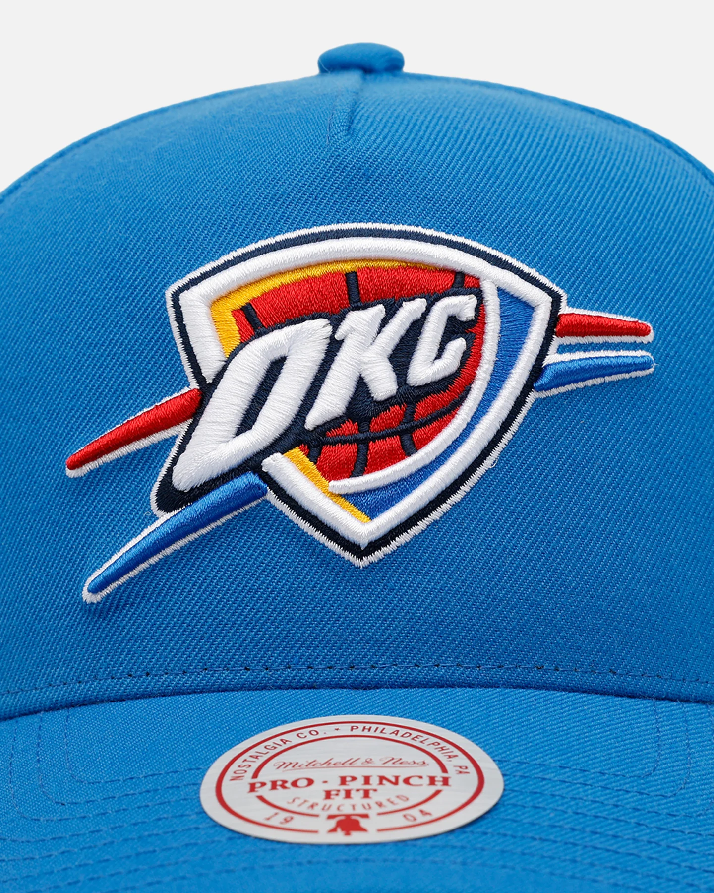 Mitchell & Ness Oklahoma City Thunder 'Pink Side Patch' Pro Pinch Snapback Official Team Color - Image 5