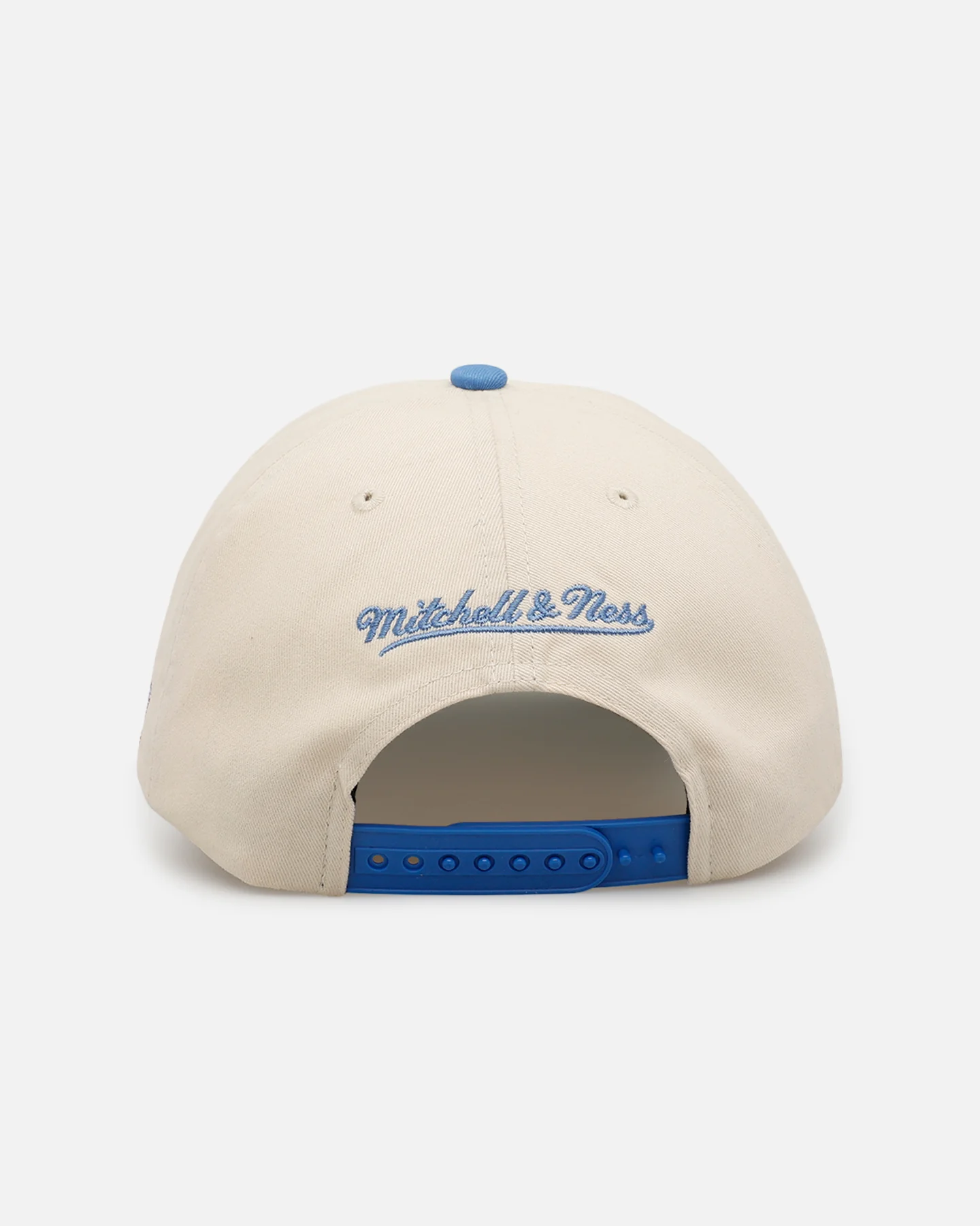 Mitchell & Ness Oklahoma City Thunder 'Washed Cotton' Deadstock Snapback Off White - Image 2