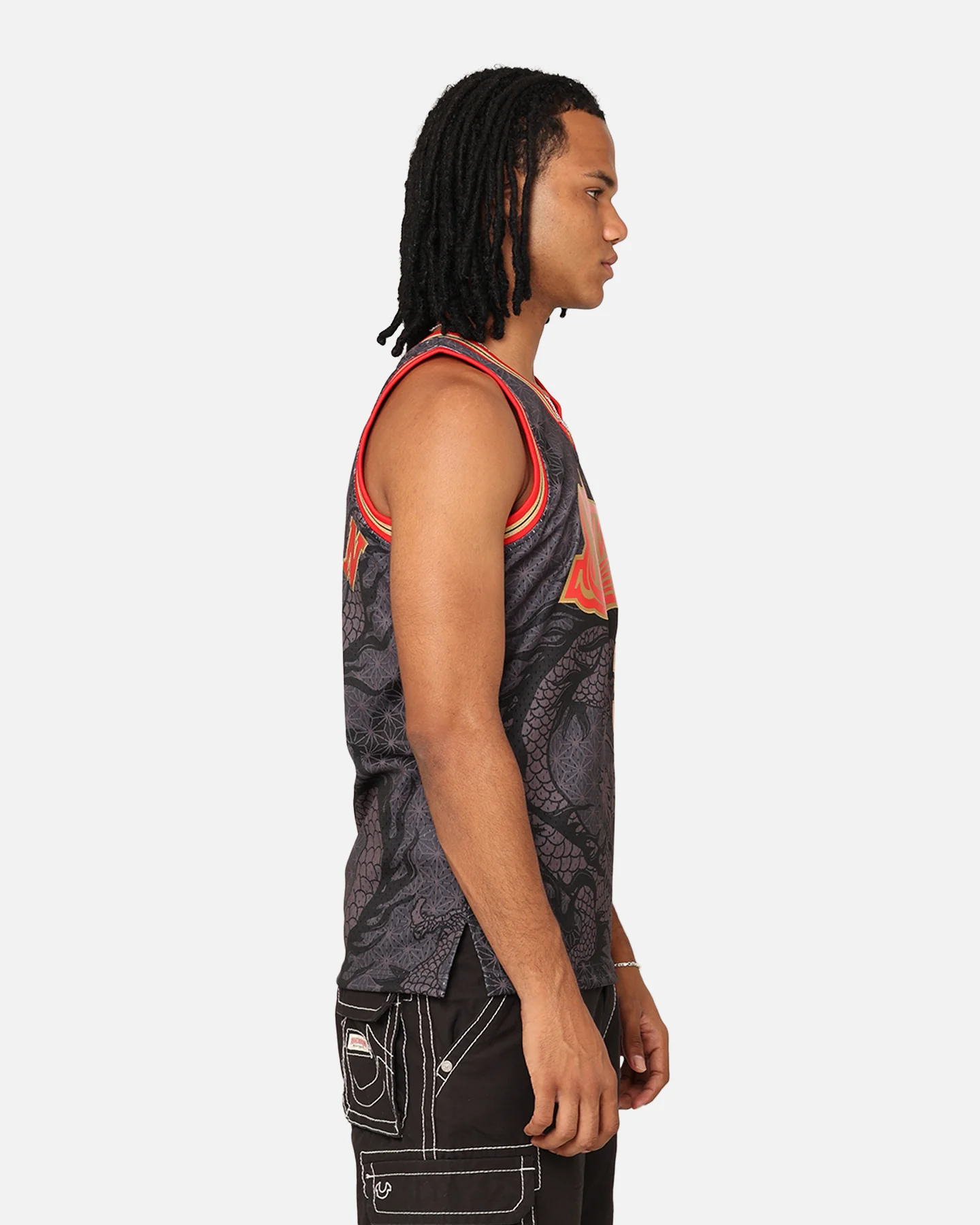 Mitchell & Ness Philadelphia 76ers Allen Iverson '97-98 Year of the Dragon Swingman Jersey Black/Red - Image 6