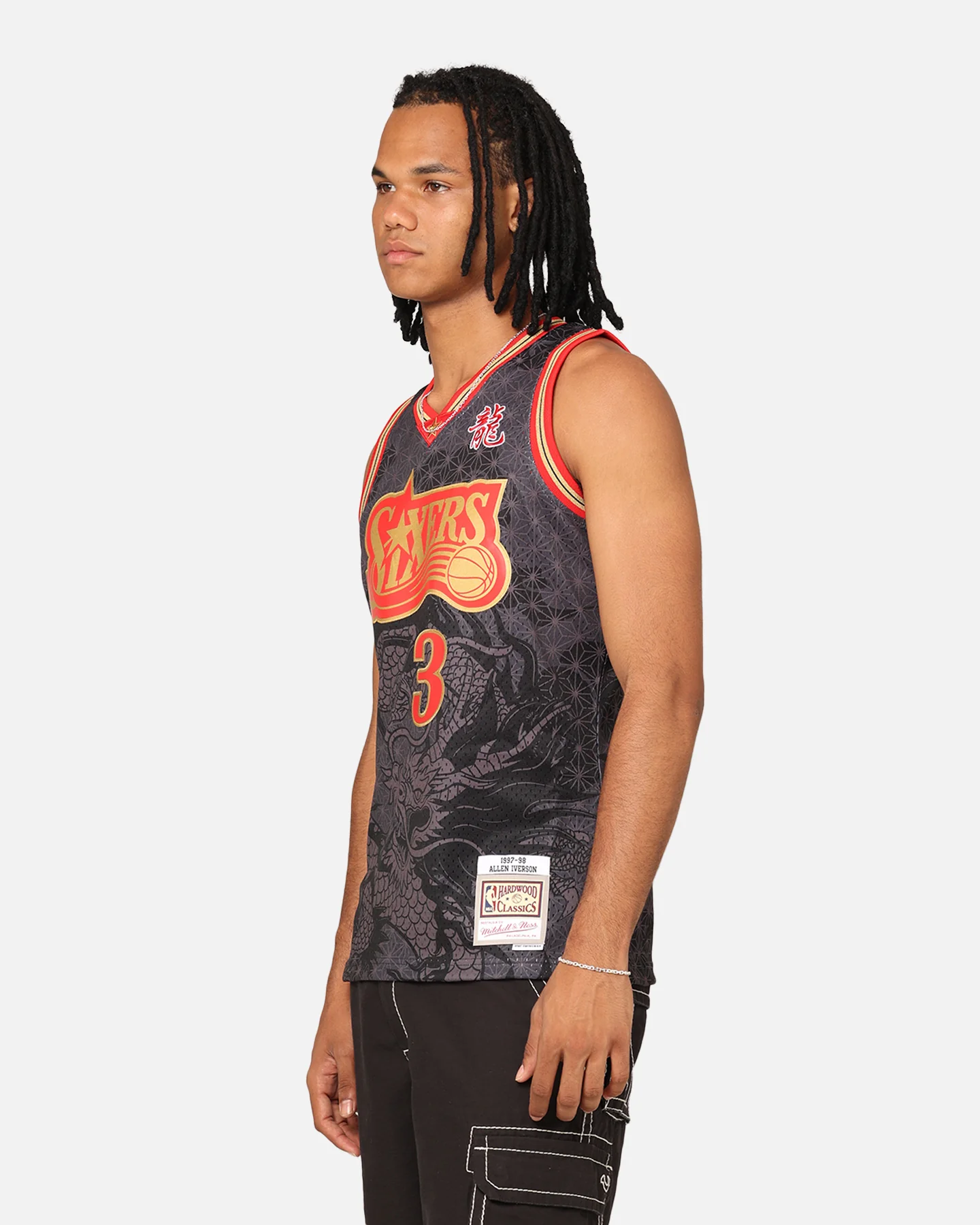 Mitchell & Ness Philadelphia 76ers Allen Iverson '97-98 Year of the Dragon Swingman Jersey Black/Red - Image 7