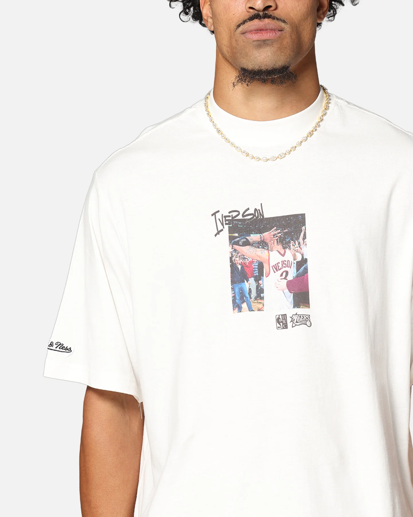 Mitchell & Ness Philadelphia 76ers Allen Iverson Pre & Post Game T-Shirt Vintage White - Image 6
