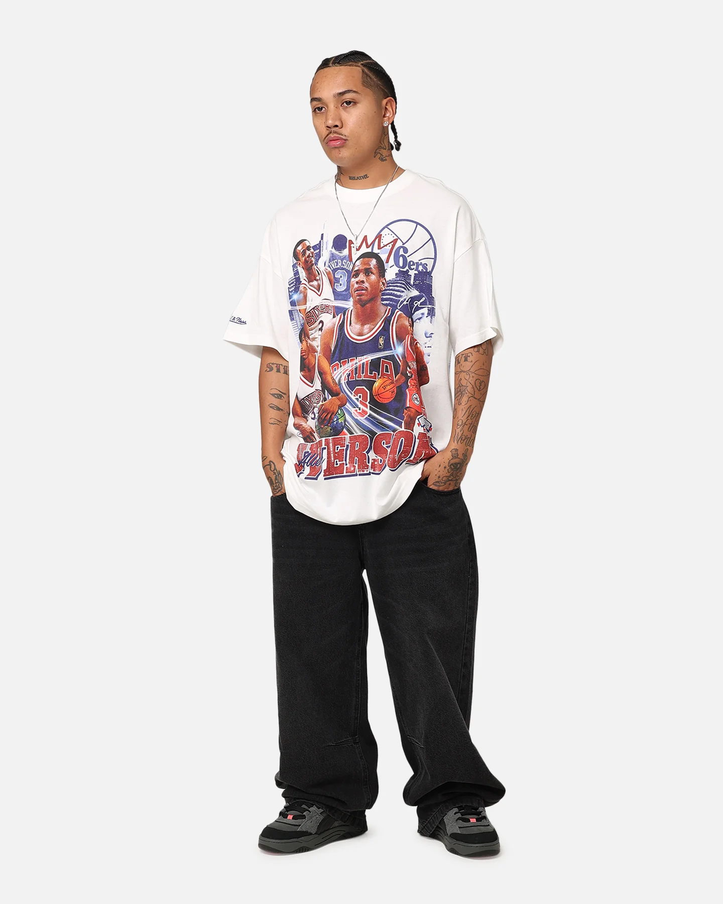 Mitchell & Ness Philadelphia 76ers Allen Iverson Rookie Season T-Shirt Vintage White - Image 3